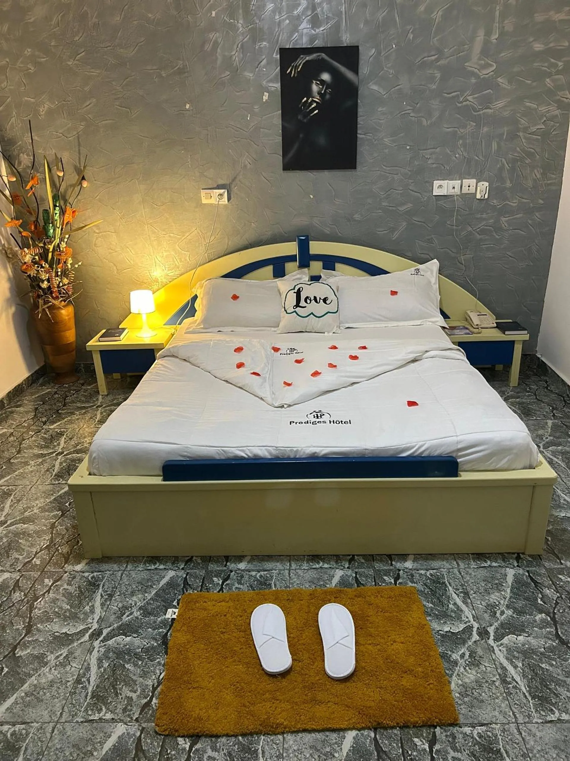 Bed in Prodiges Hôtel