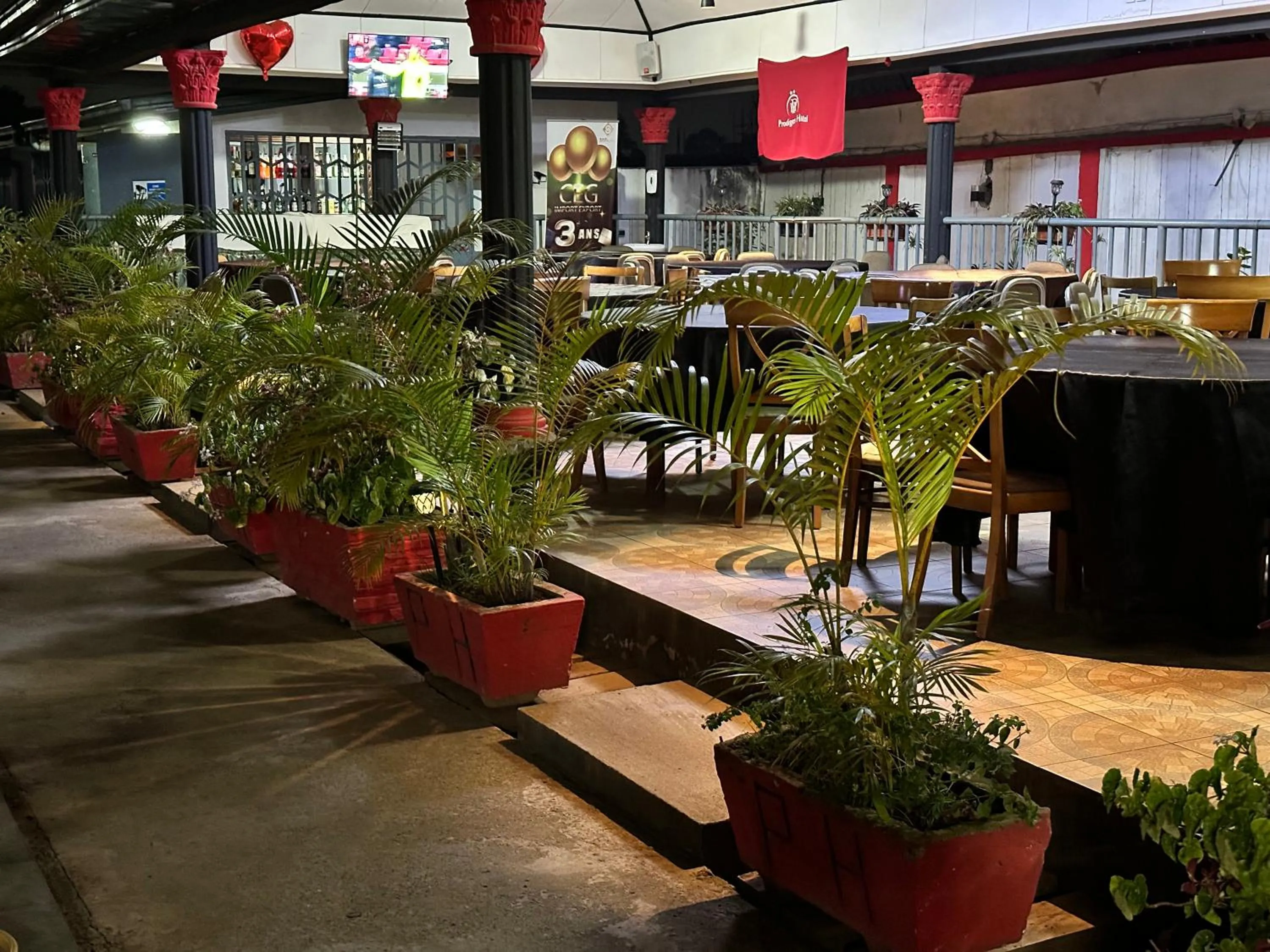 Restaurant/places to eat in Prodiges Hôtel