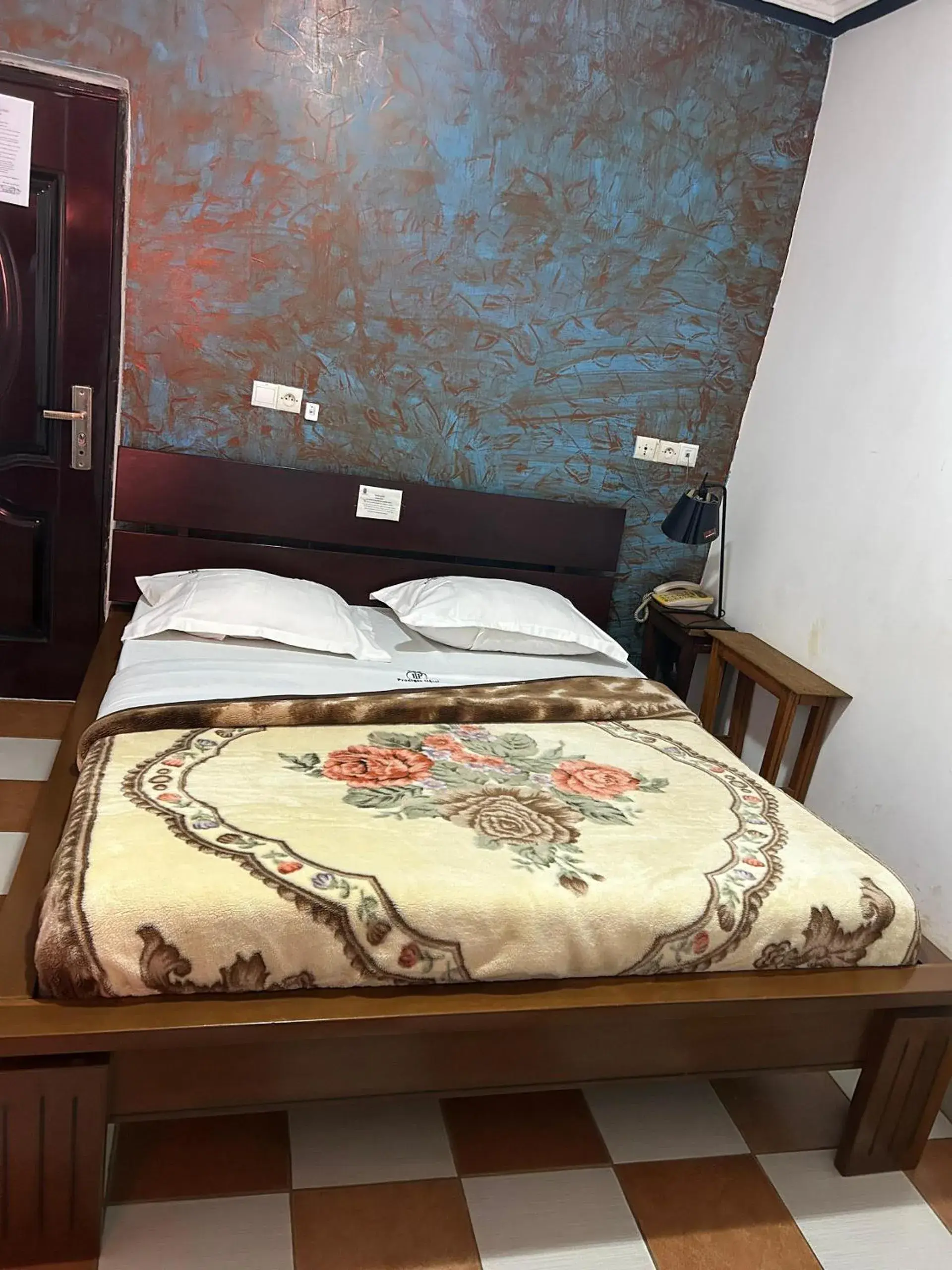 Economy Double Room in Prodiges Hôtel Economy Double Room in Prodiges Hôtel