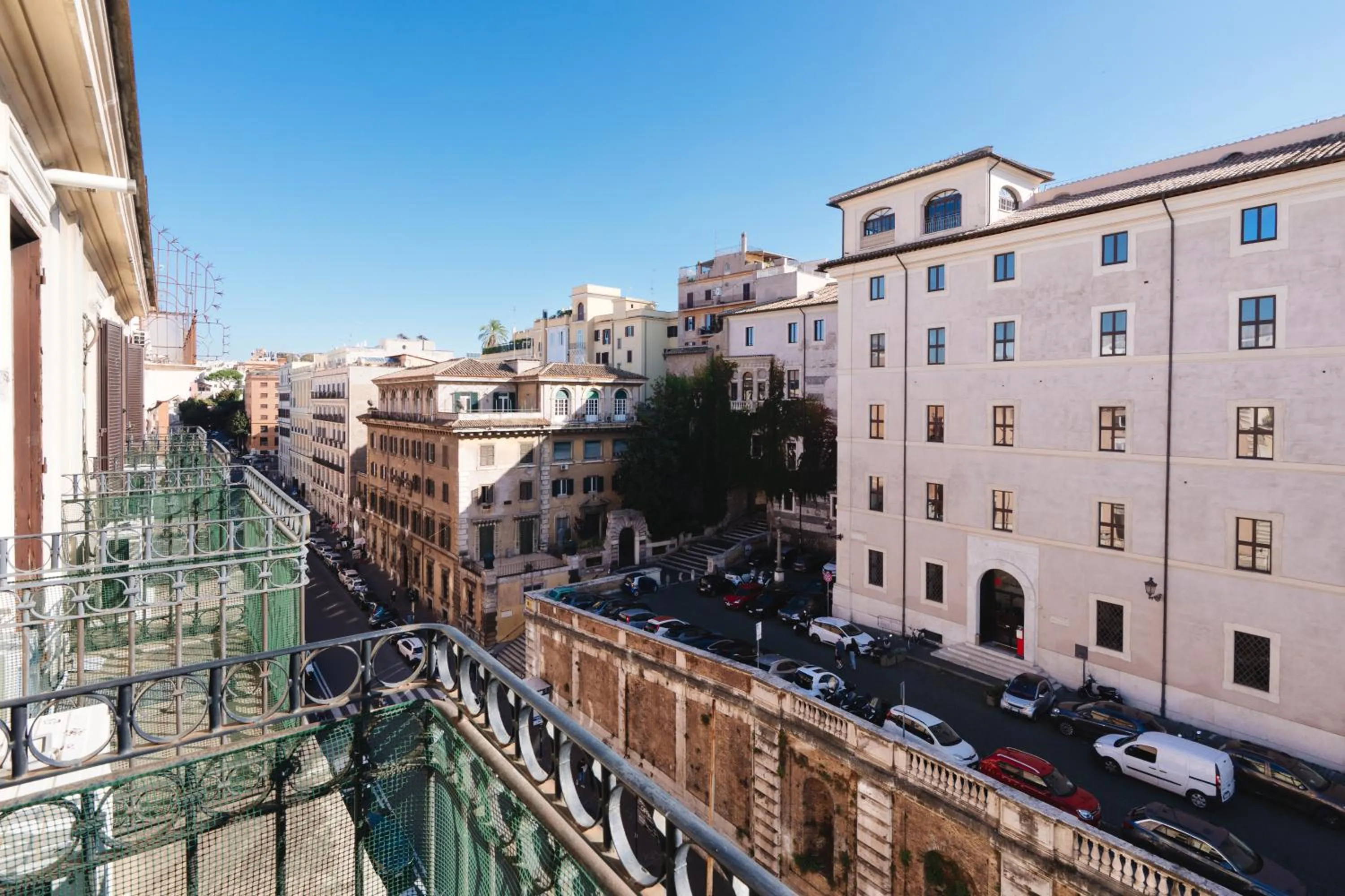 Property building in Hotel Centro Cavour Roma