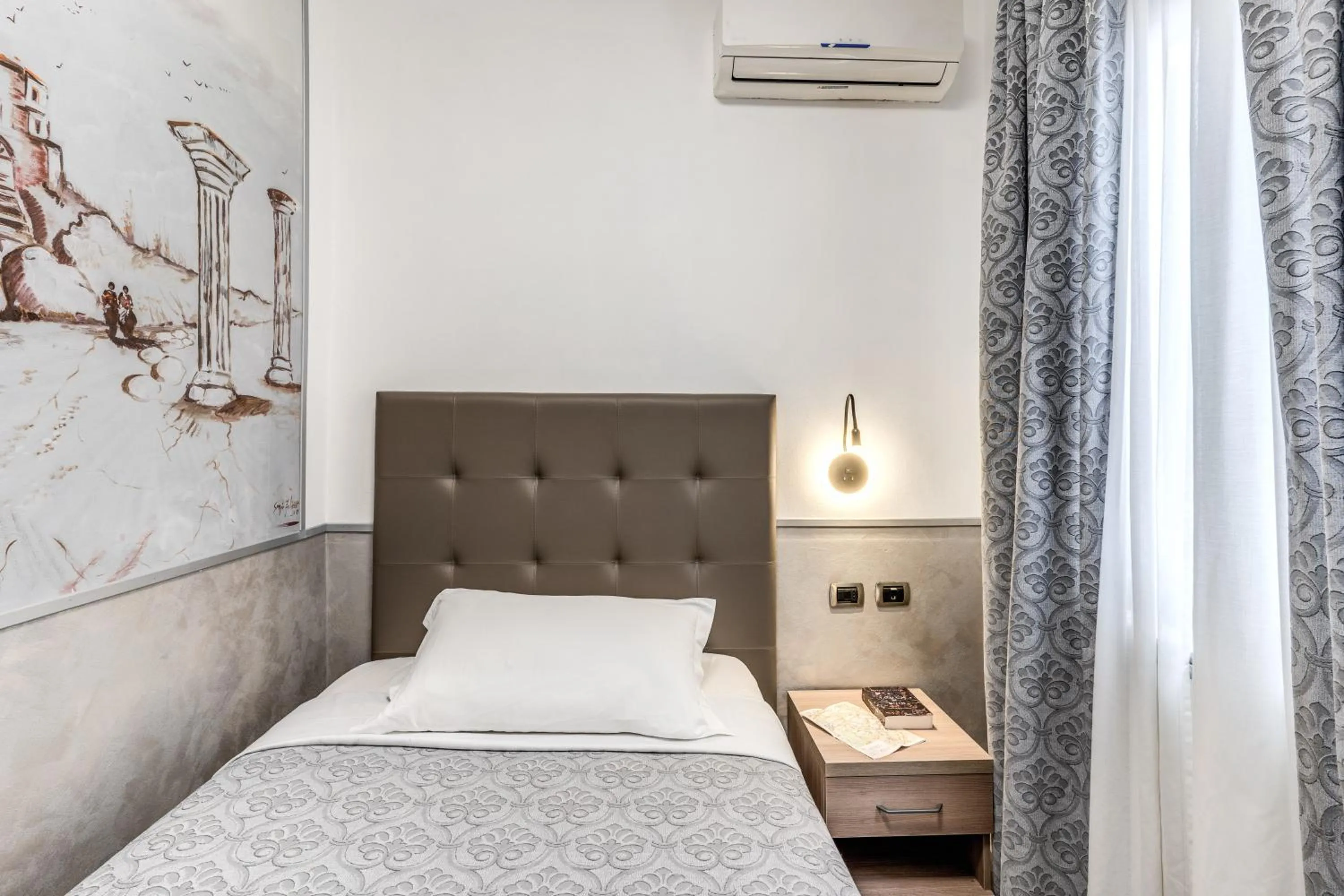 Bed in Hotel Centro Cavour Roma