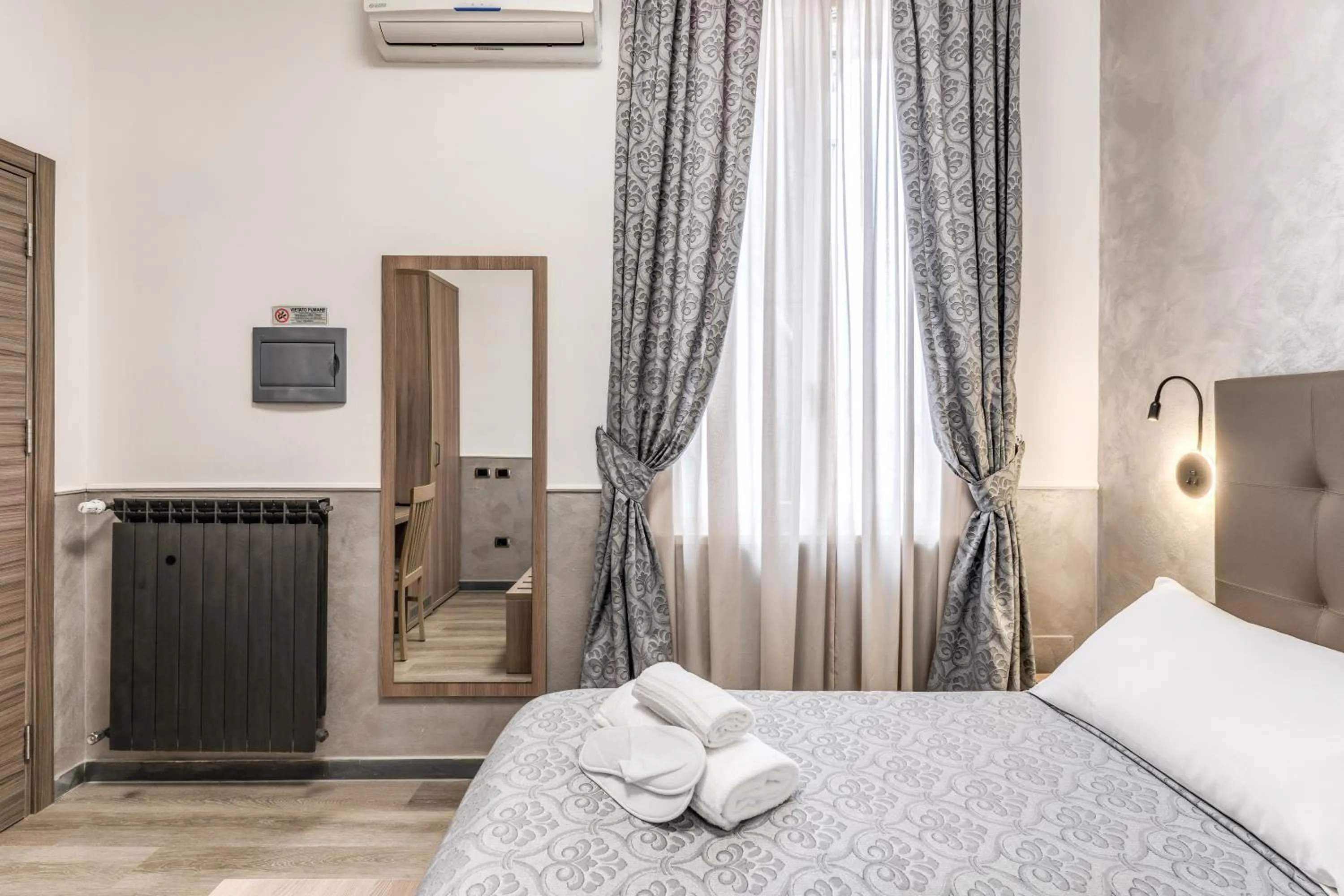 Bed in Hotel Centro Cavour Roma