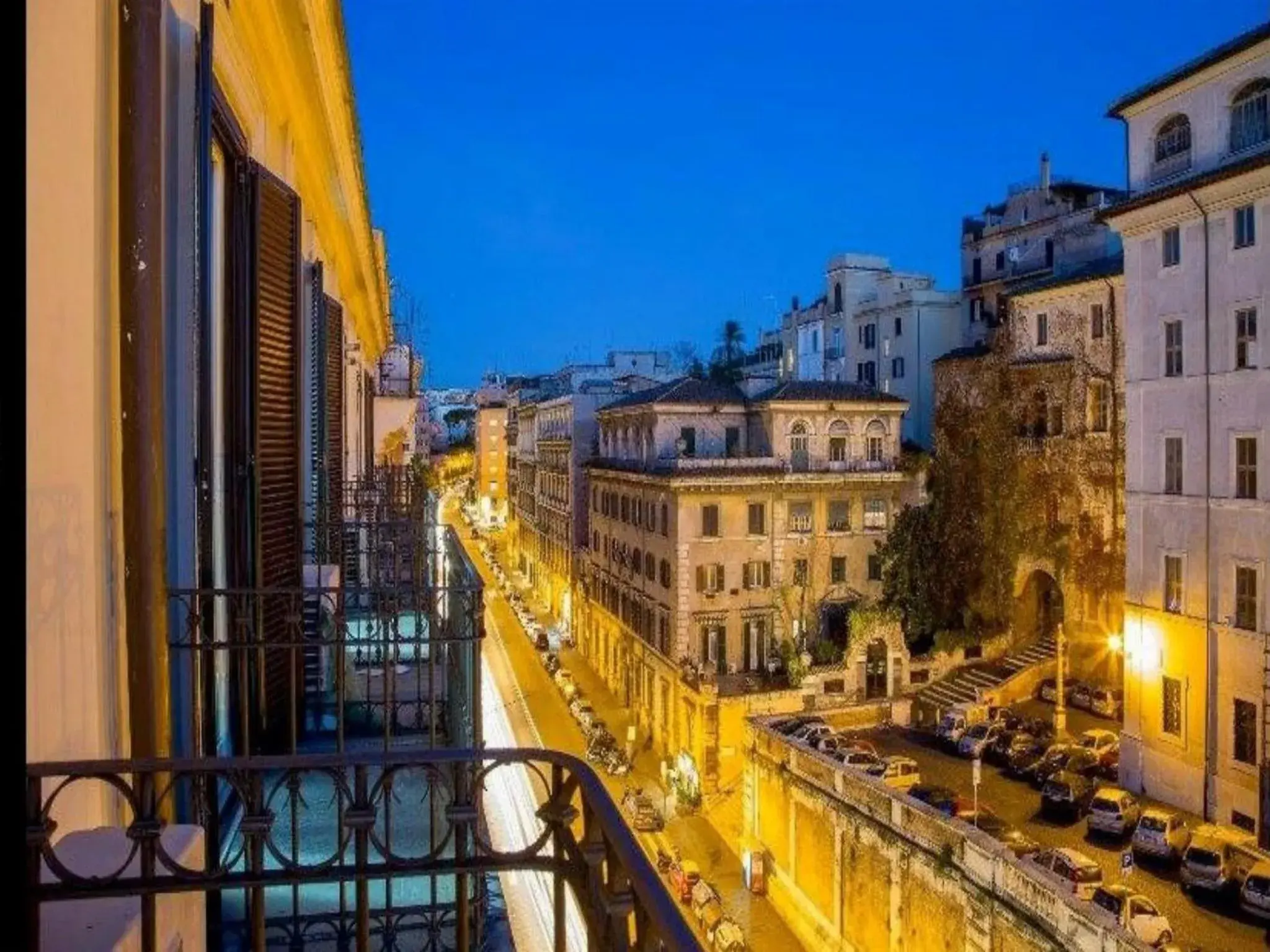 Double or Twin Room with Balcony in Hotel Centro Cavour Roma Double or Twin Room with Balcony in Hotel Centro Cavour Roma