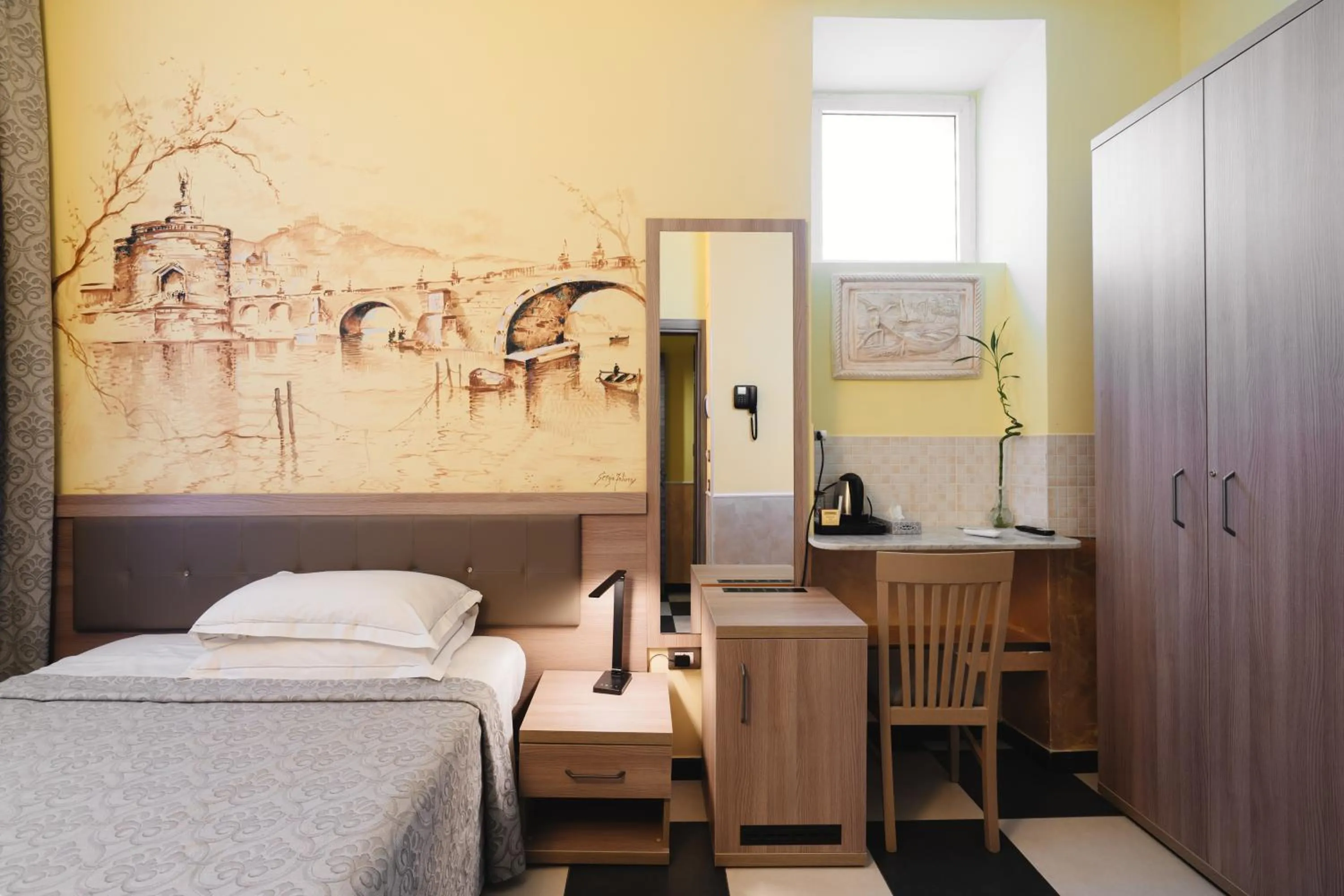 Bedroom, Bed in Hotel Centro Cavour Roma