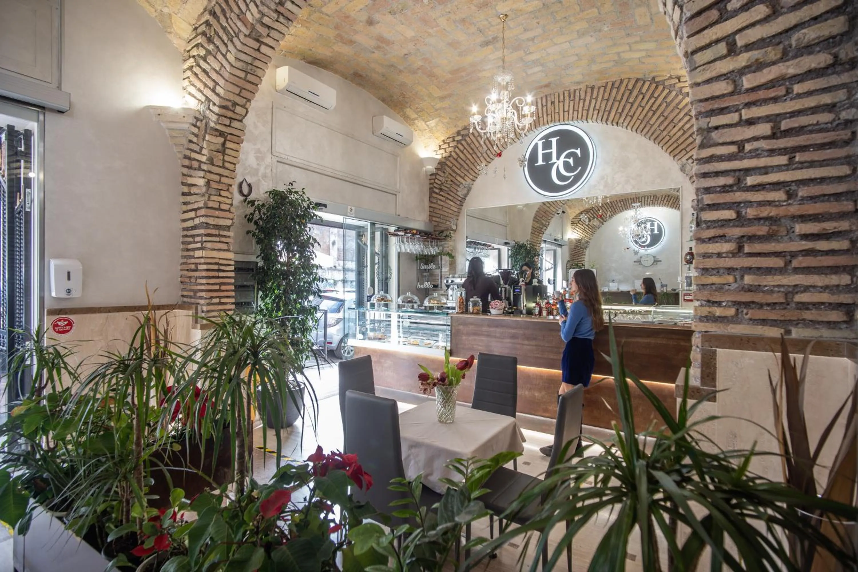 Restaurant/places to eat in Hotel Centro Cavour Roma