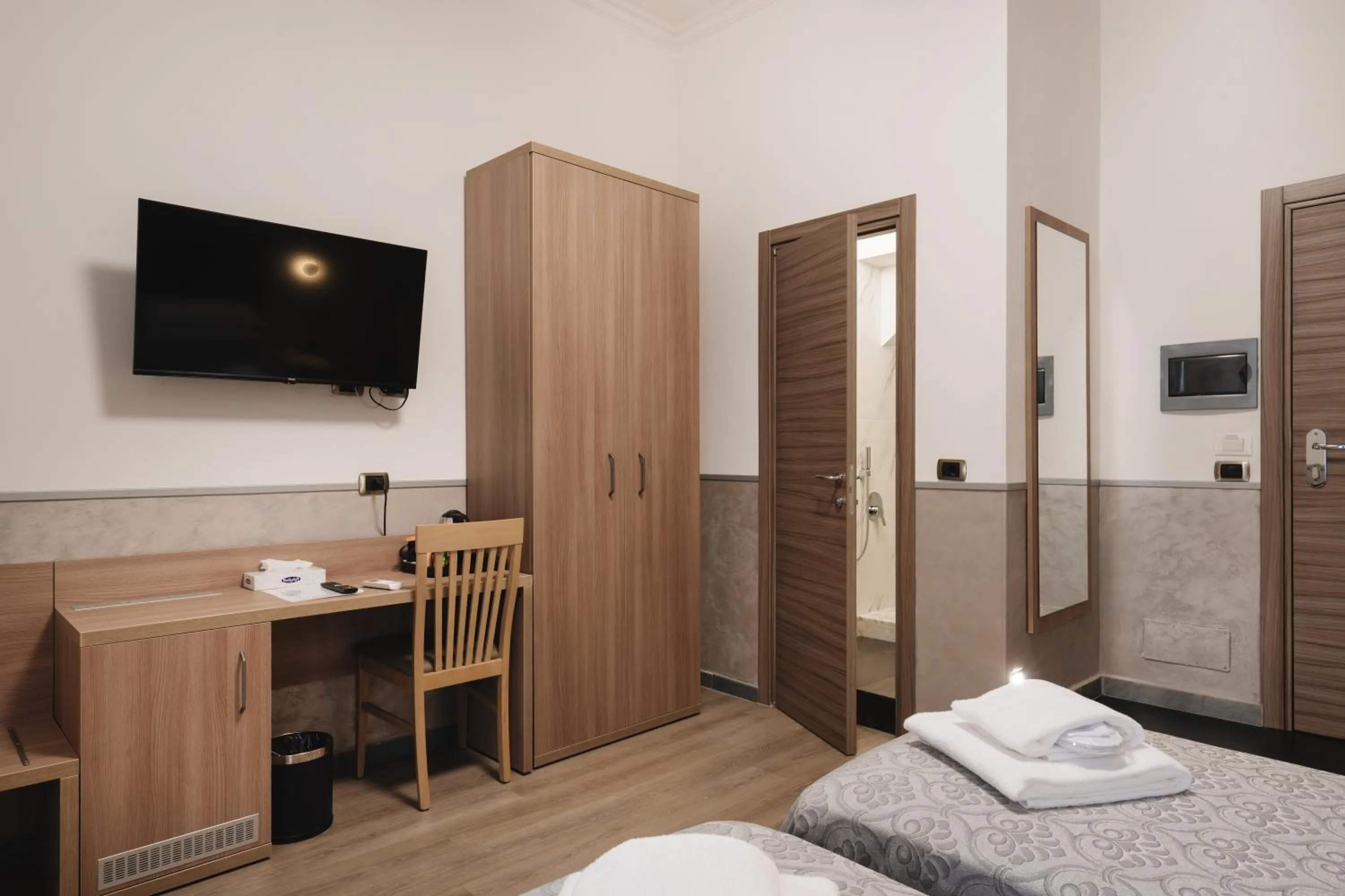 Photo of the whole room, Bed in Hotel Centro Cavour Roma