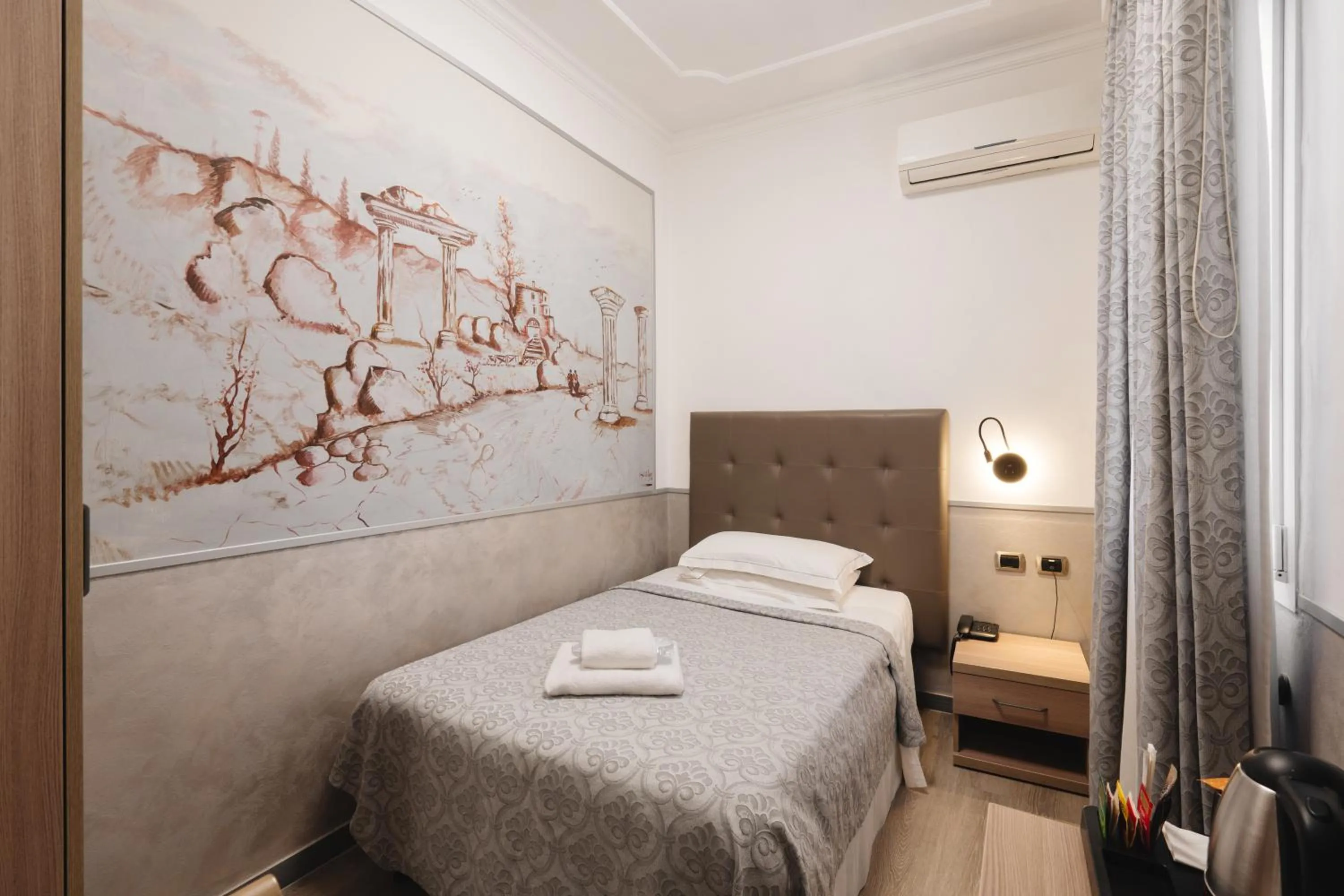 Bed in Hotel Centro Cavour Roma