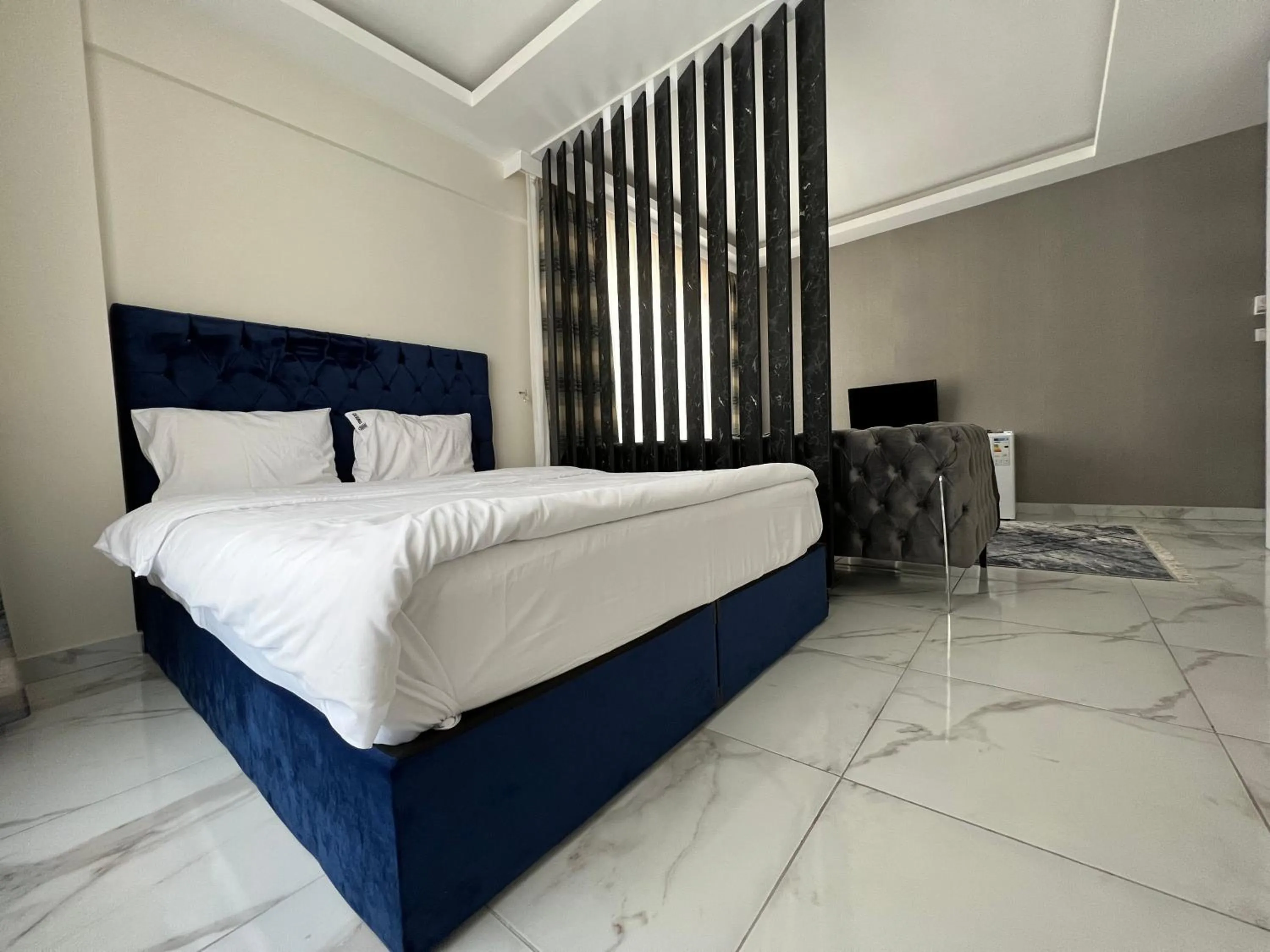 Photo of the whole room, Bed in Tower352