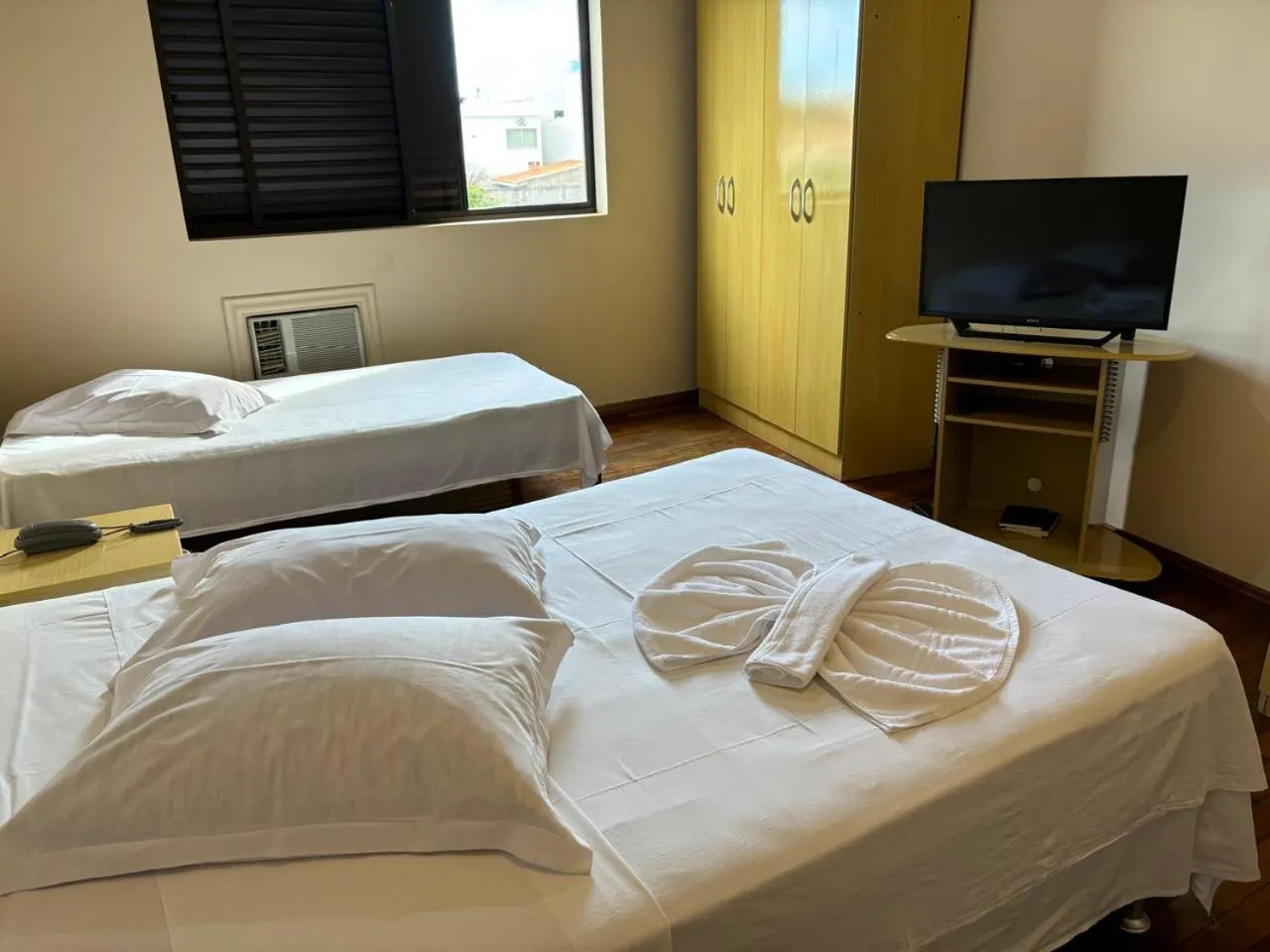 Bed in Hotel Candidez