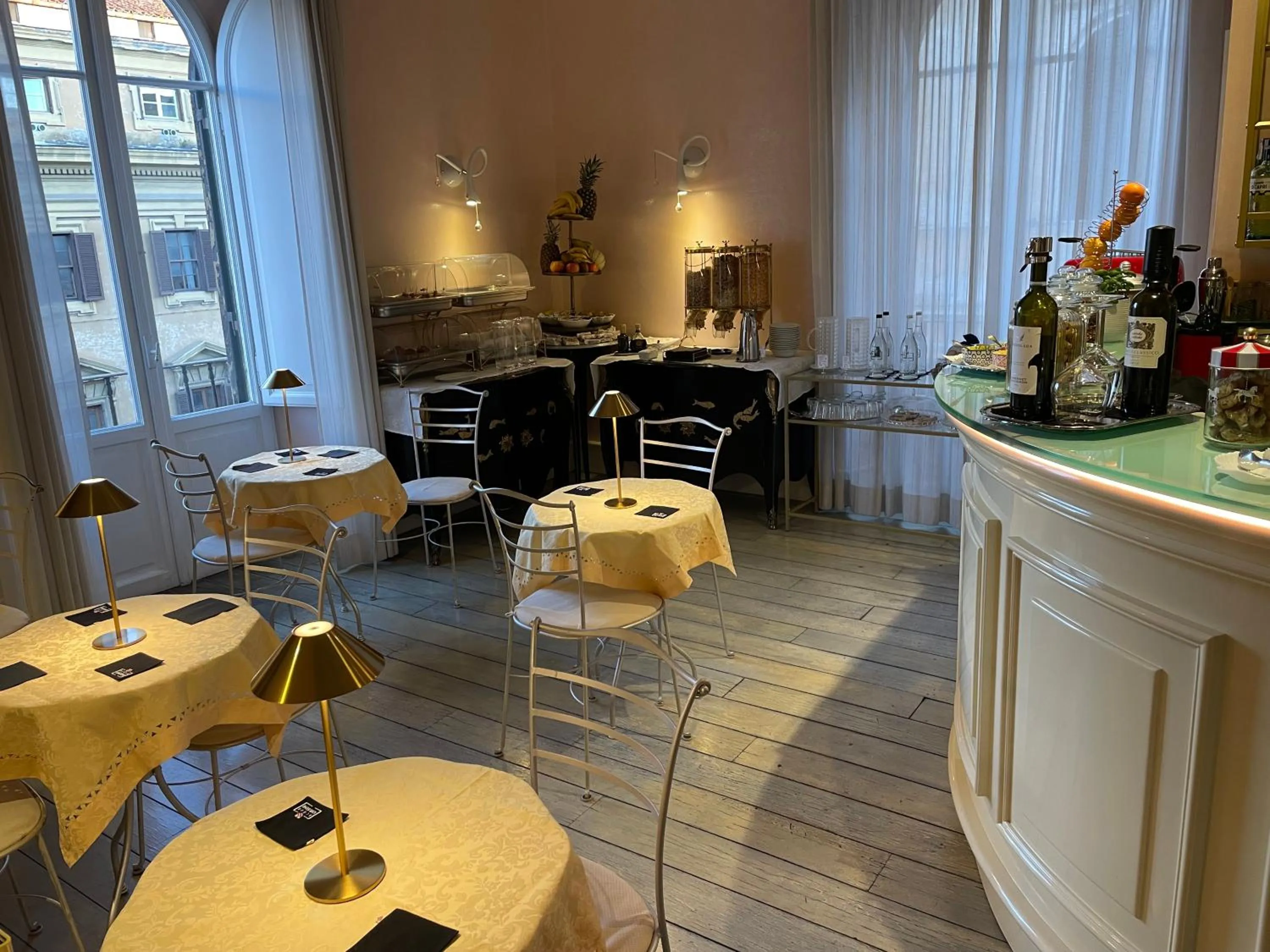 Restaurant/places to eat in Lilium Boutique Hotel