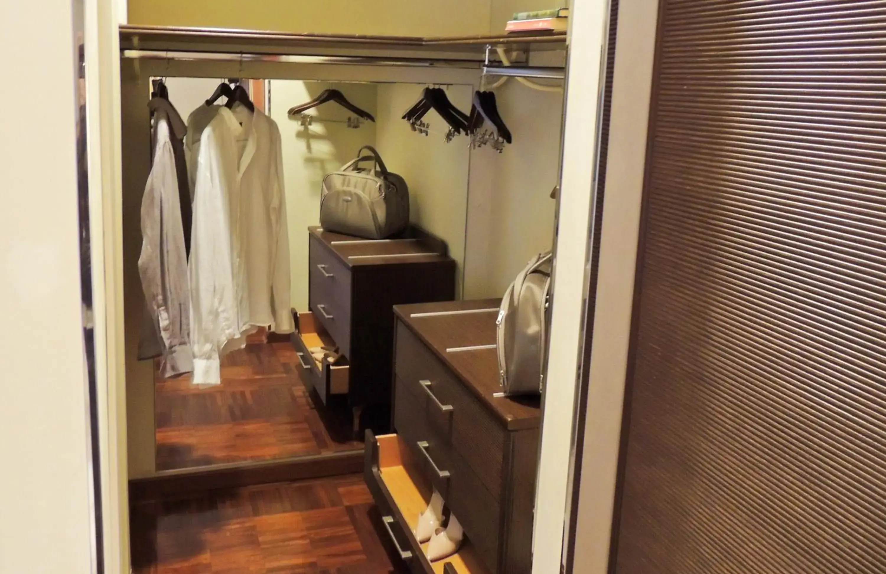 wardrobe in Hotel Hamiltown