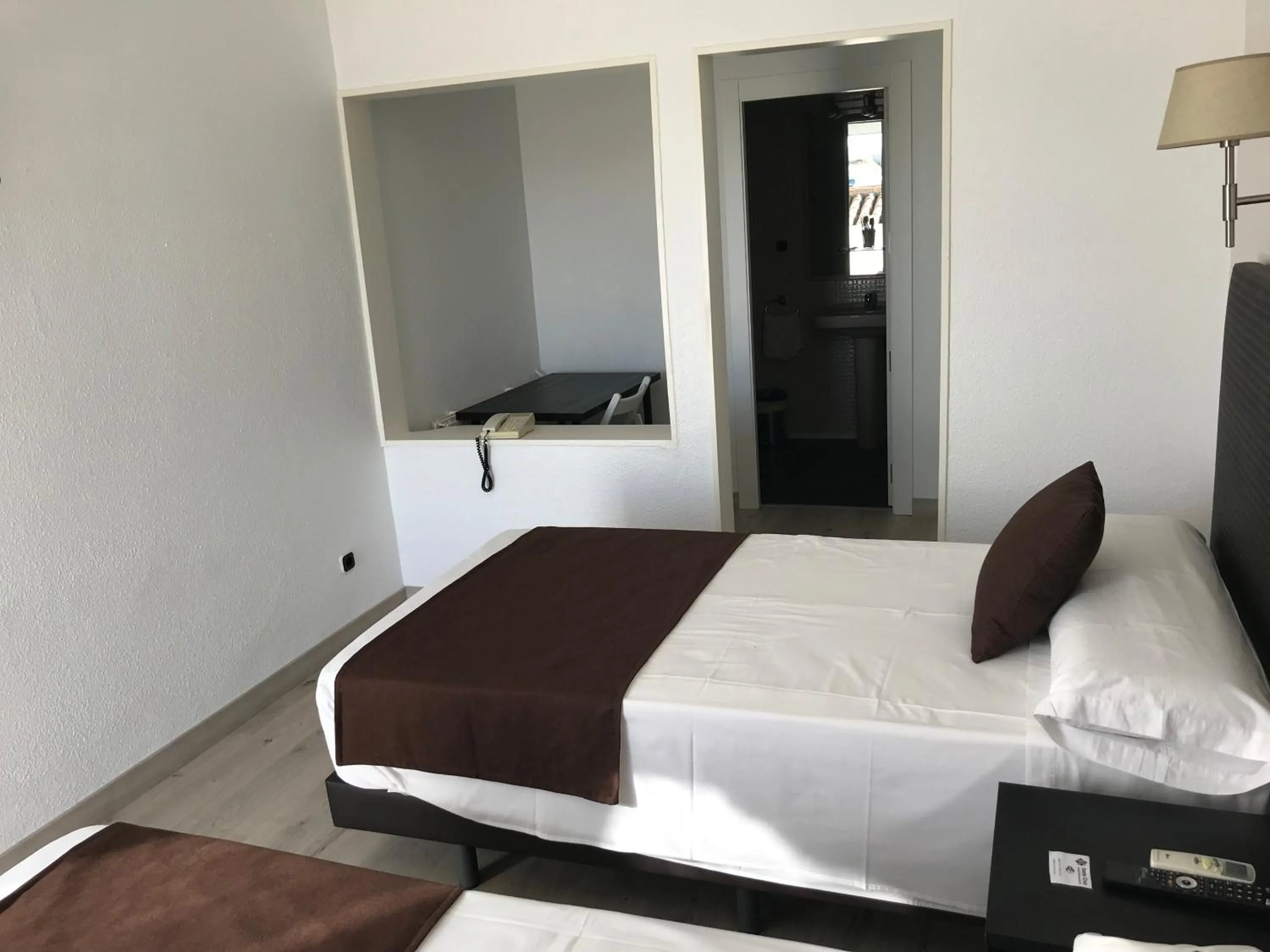 Bed in Hotel Restaurante Santa Cruz