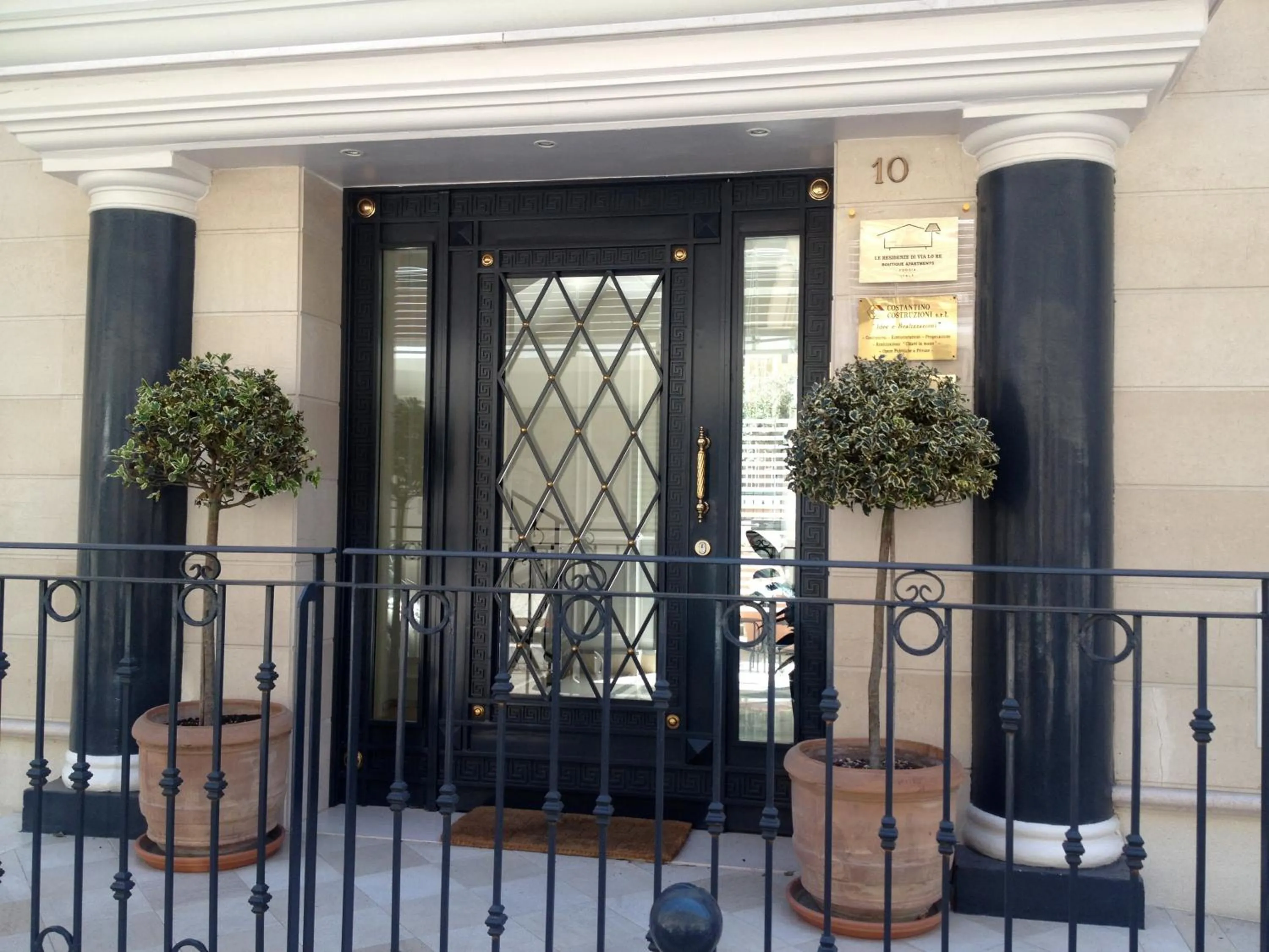 Facade/entrance in Le Residenze di Via Lo Re