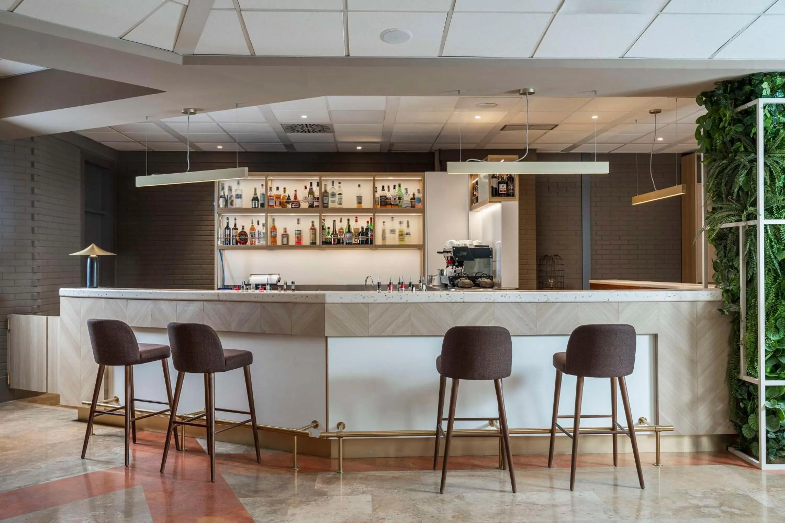 Lounge or bar in Hilton Garden Inn Bologna North
