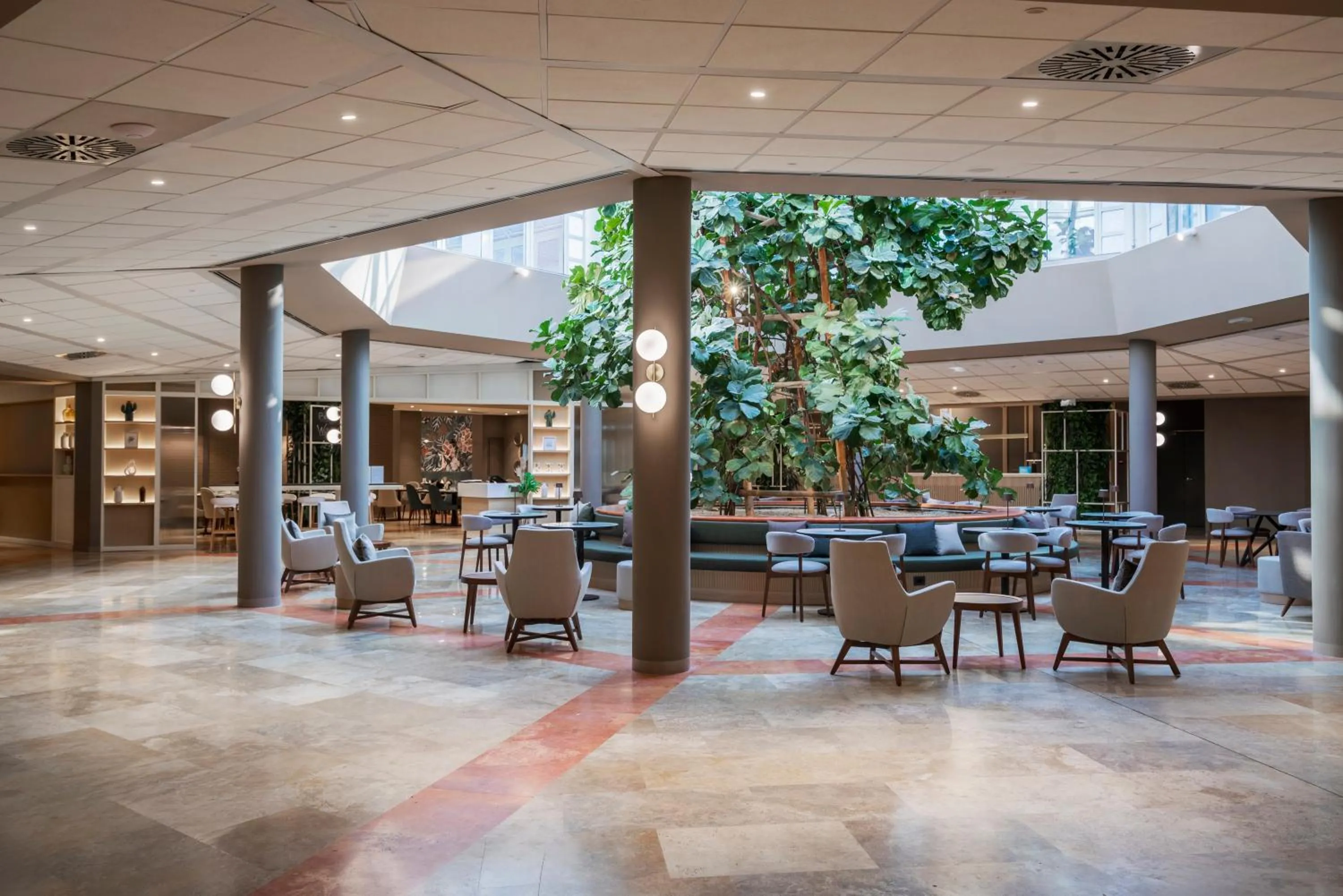 Lobby or reception in Hilton Garden Inn Bologna North