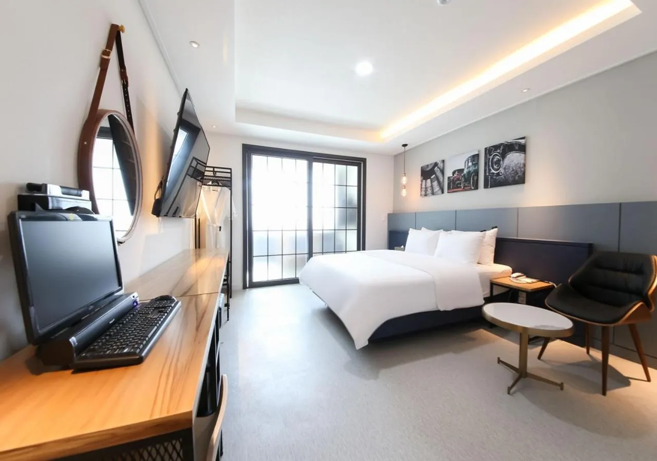 Photo of the whole room, Bed in West In Hotel Yeosu