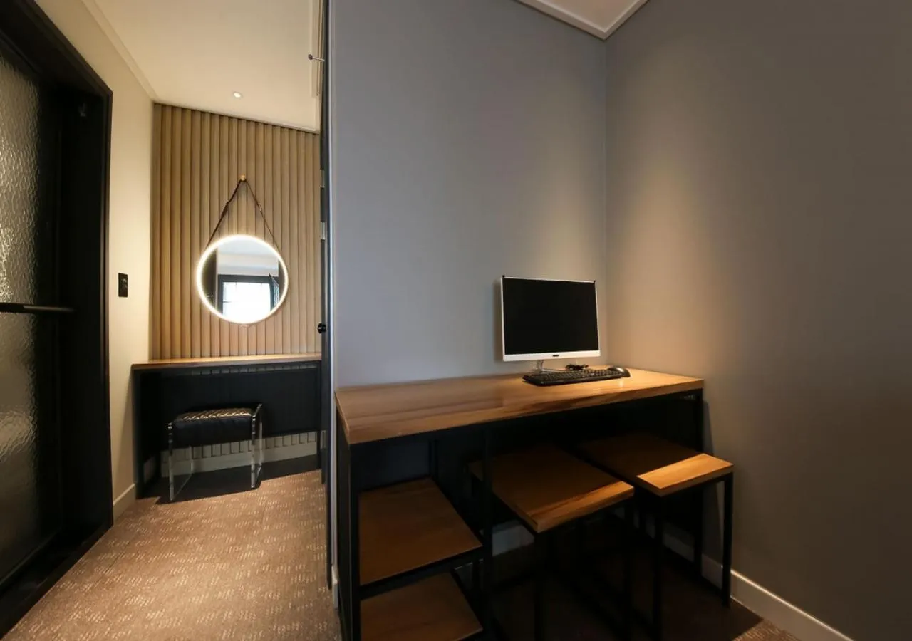 Business facilities in West In Hotel Yeosu