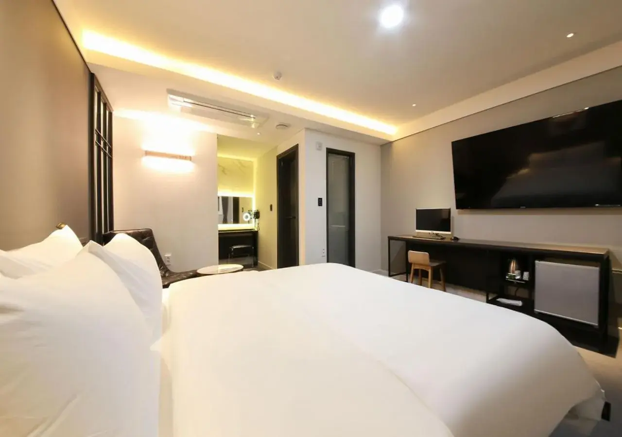 Bed in West In Hotel Yeosu Bed in West In Hotel Yeosu