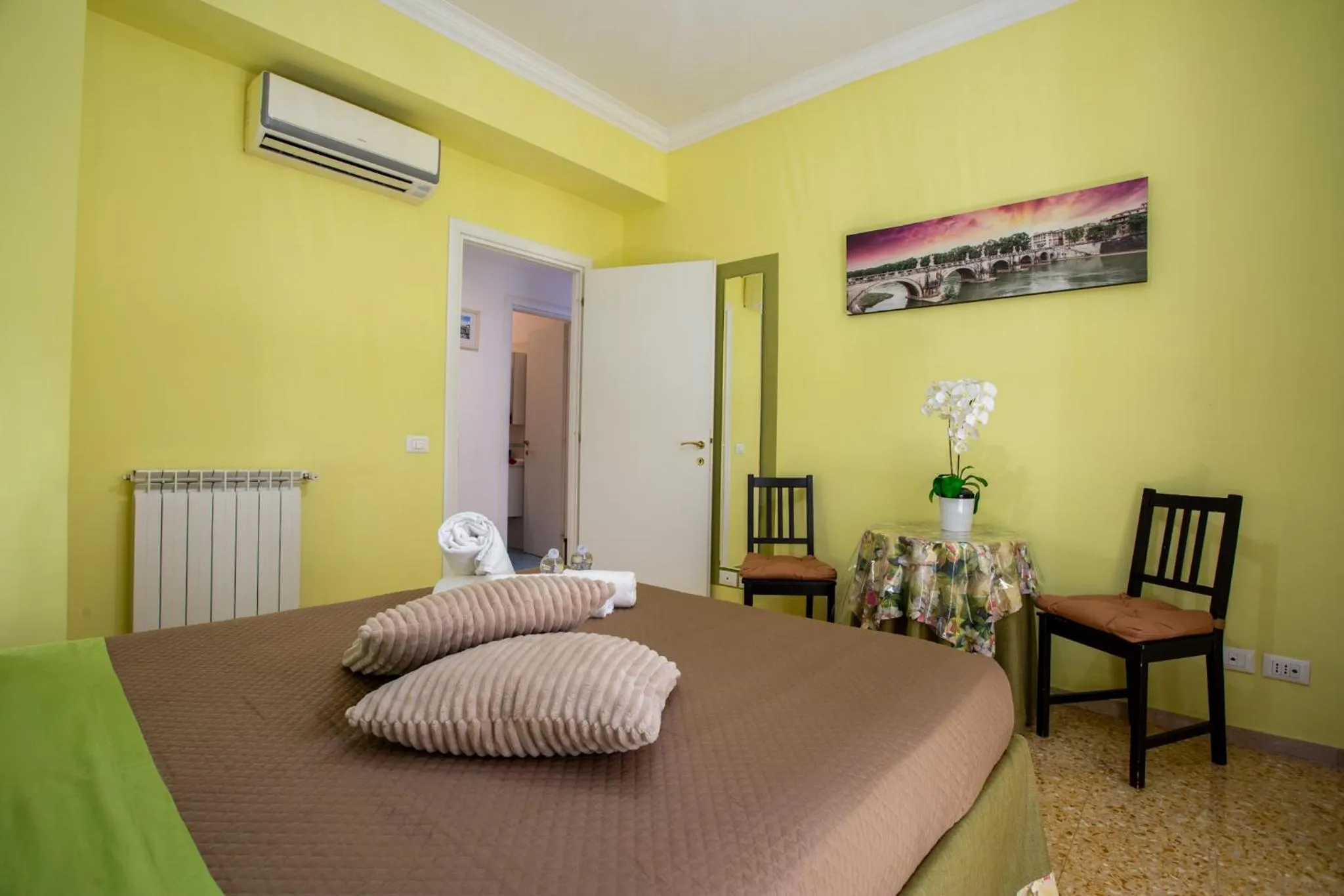 Bed in Vatican Station