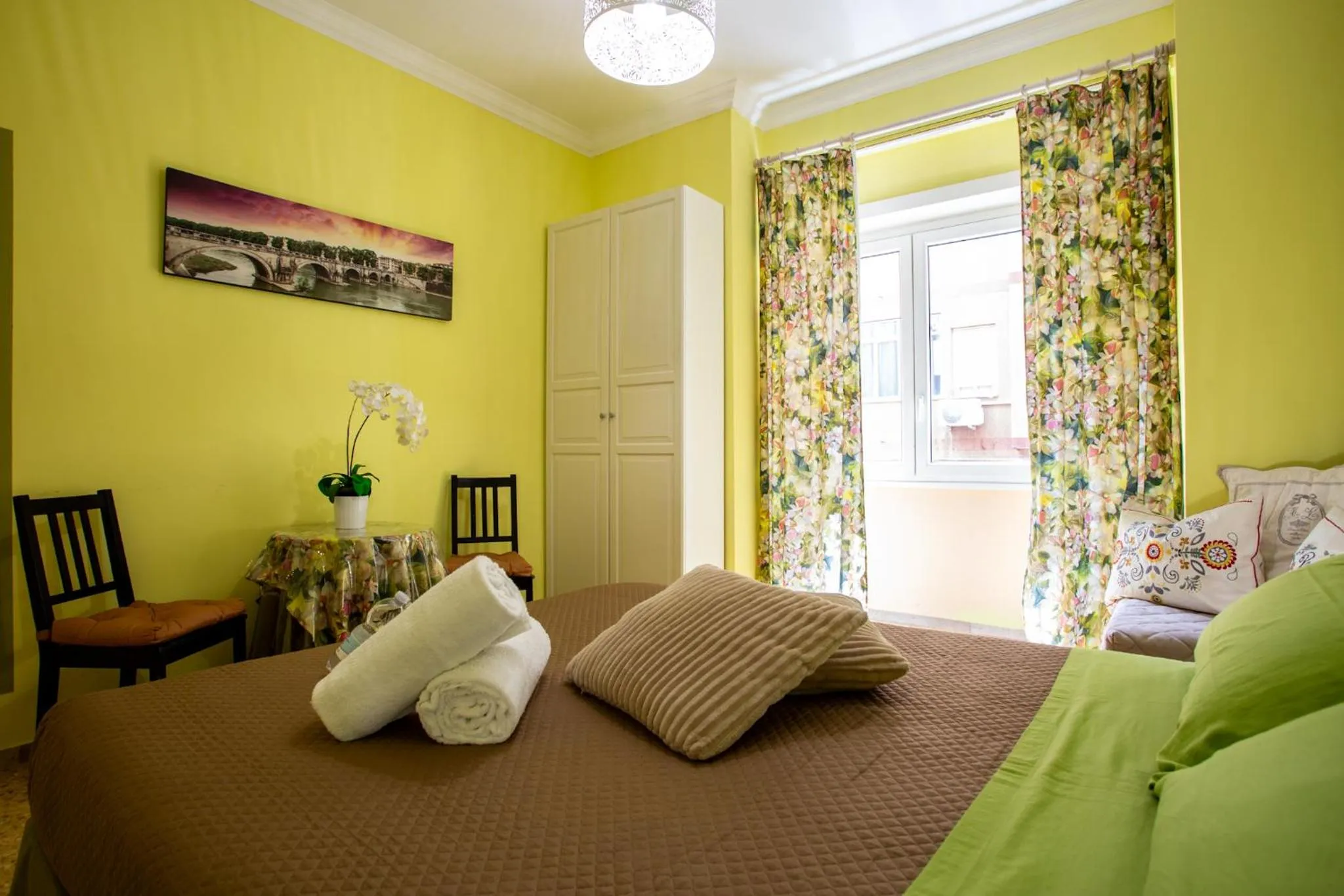 Bed in Vatican Station