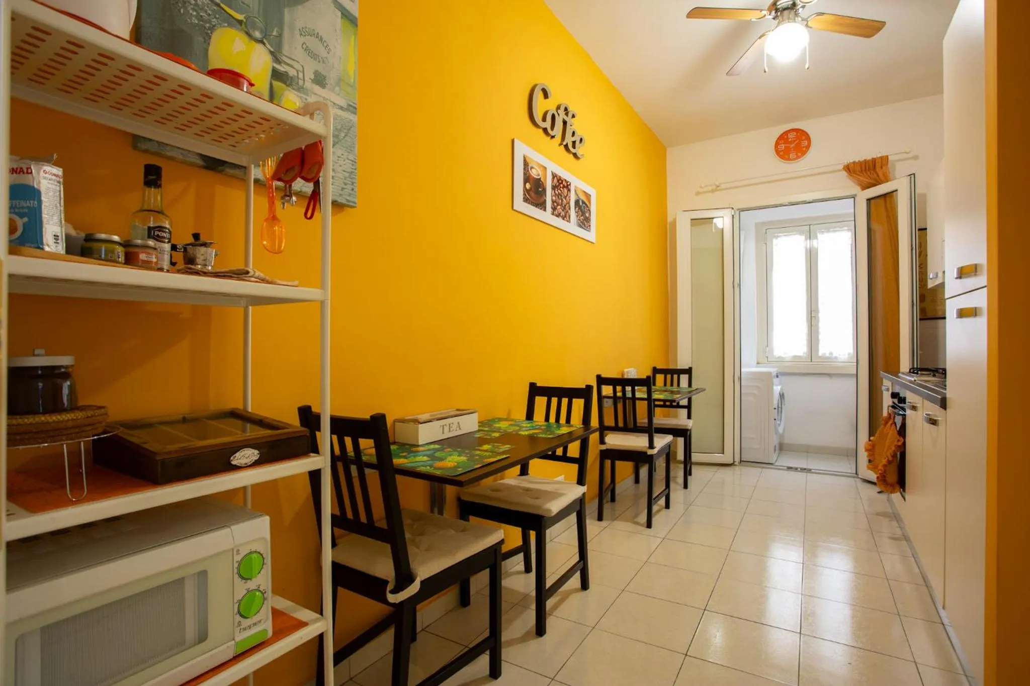 Kitchen or kitchenette in Vatican Station