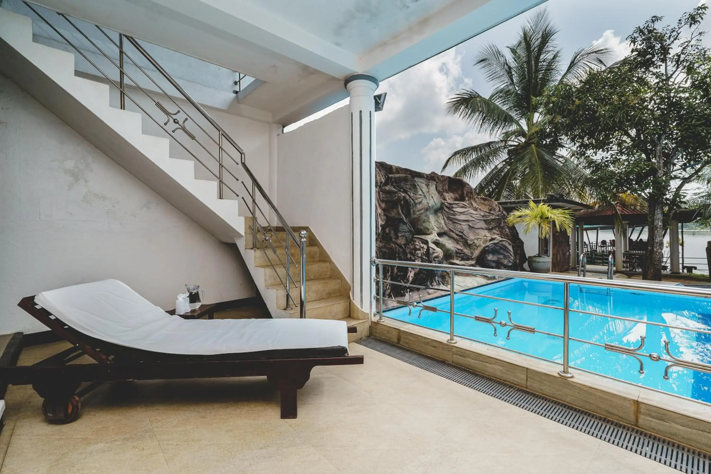 Swimming pool in River View Villas Swimming pool in River View Villas