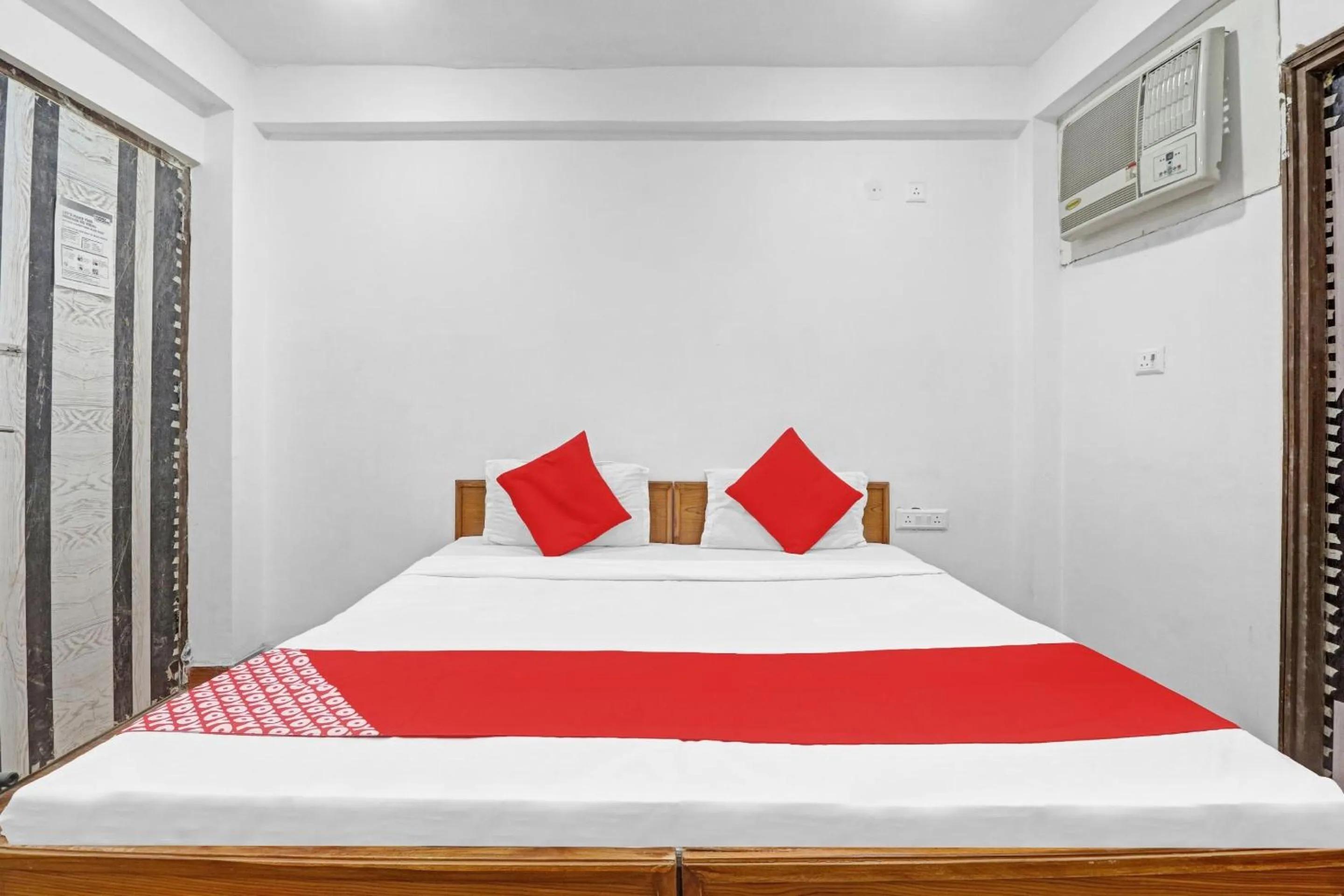 Bedroom, Bed in ALX Townhouse