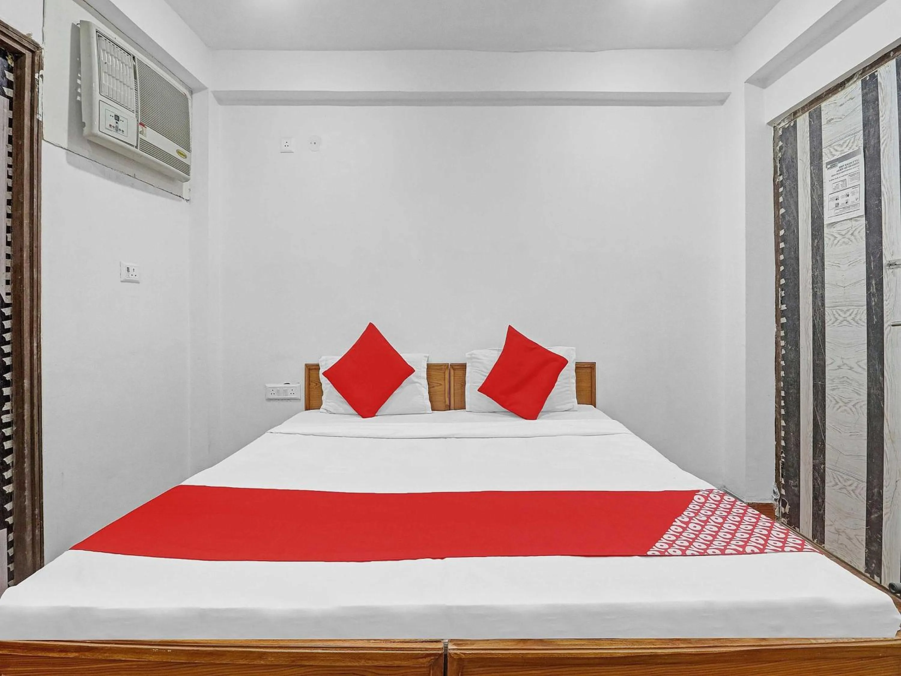 Bedroom, Bed in ALX Townhouse