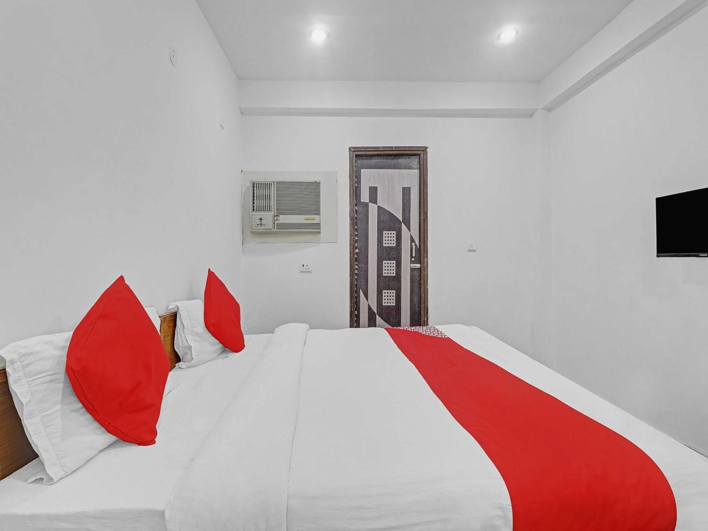 Bedroom, Bed in ALX Townhouse