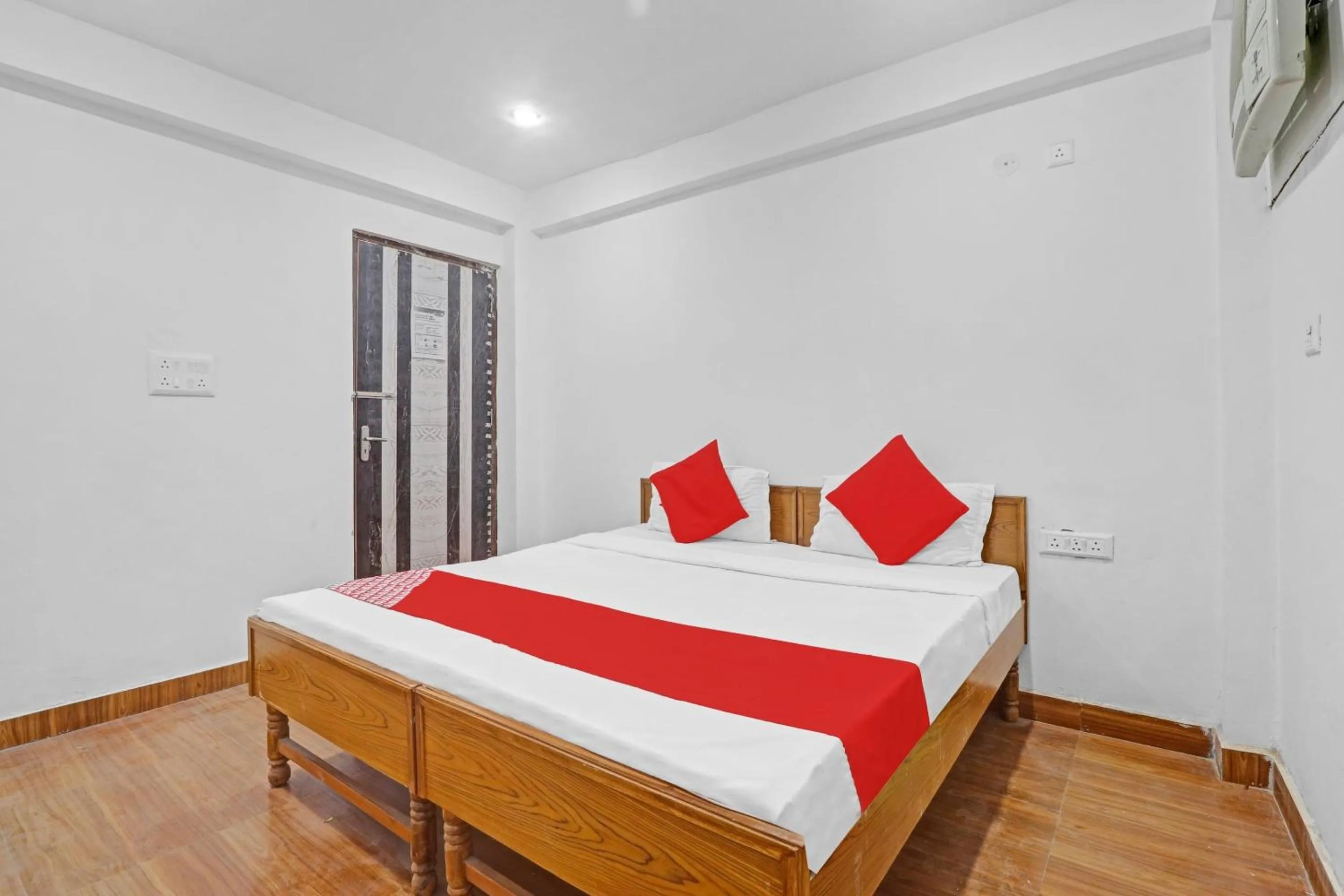 Bedroom, Bed in ALX Townhouse