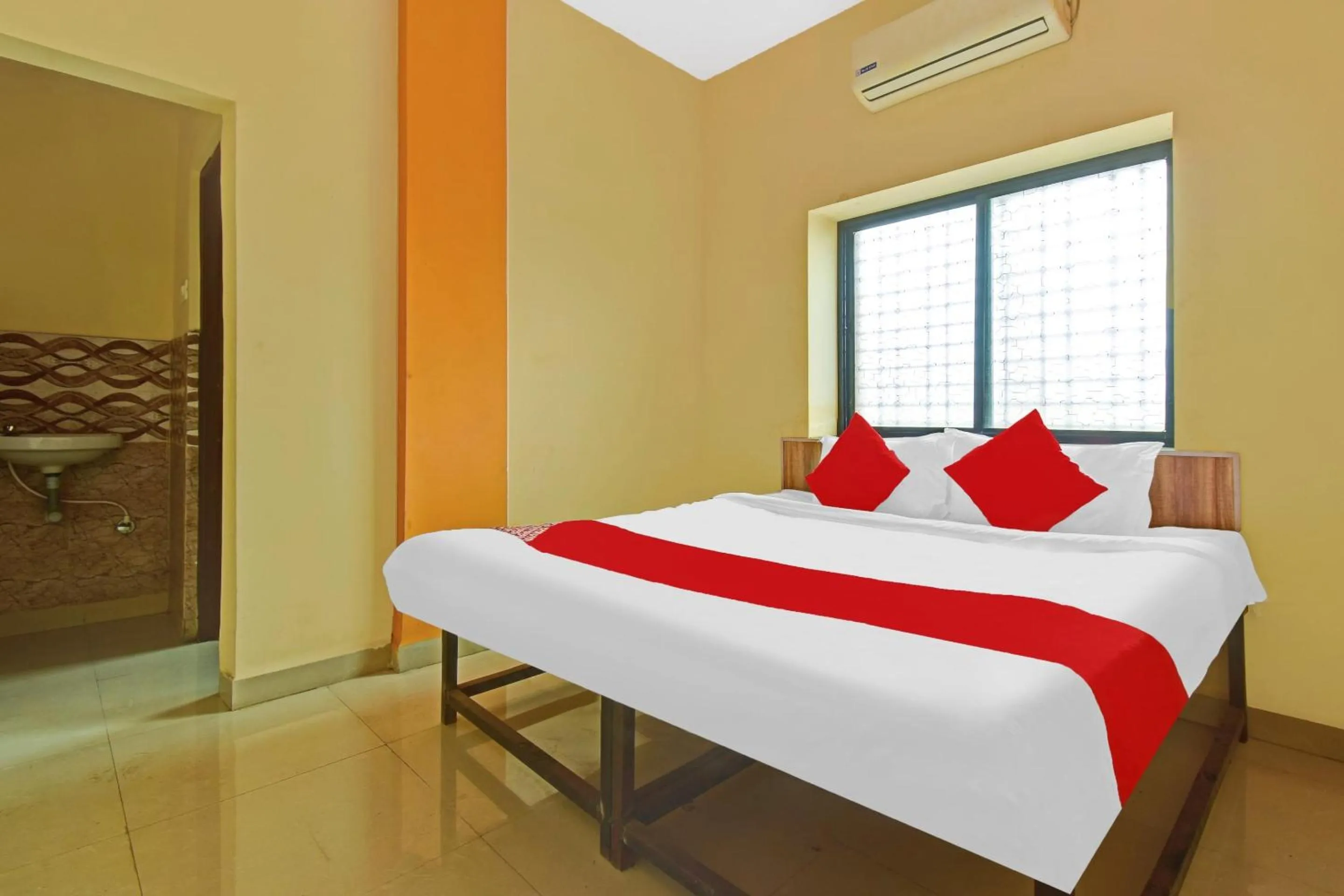 Bedroom in Hotel O Golden Key