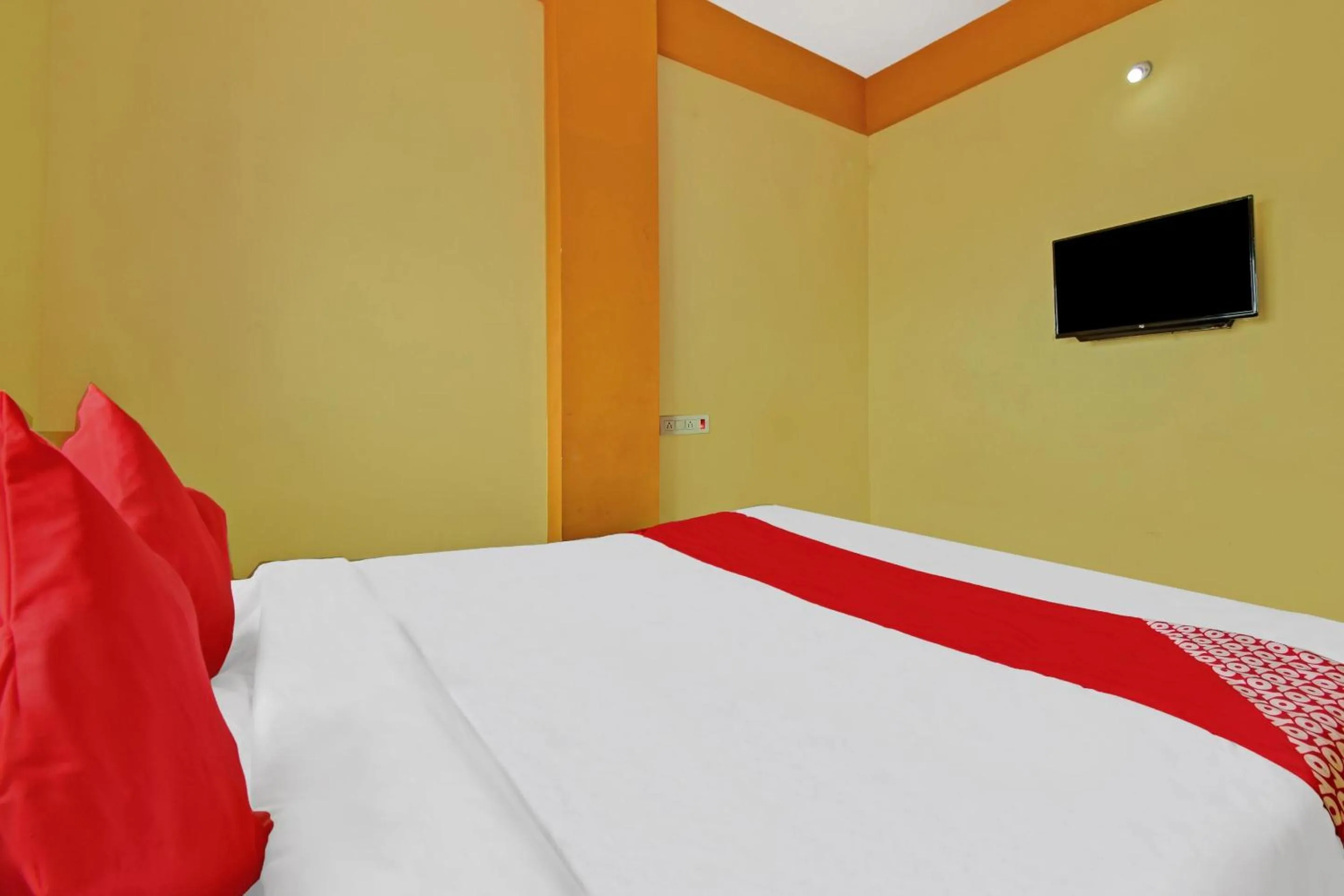 Bedroom in Hotel O Golden Key