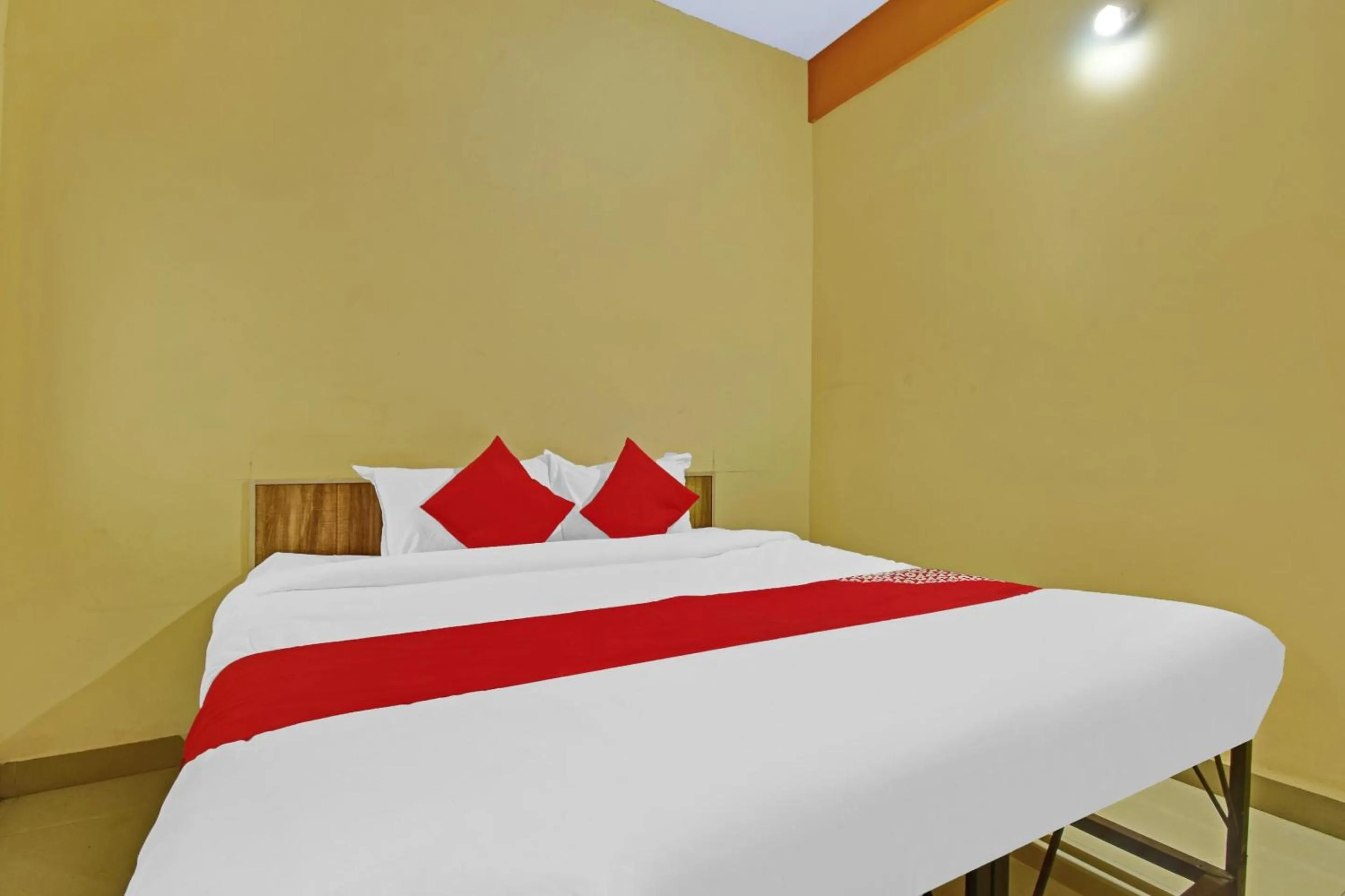 Bedroom in Hotel O Golden Key