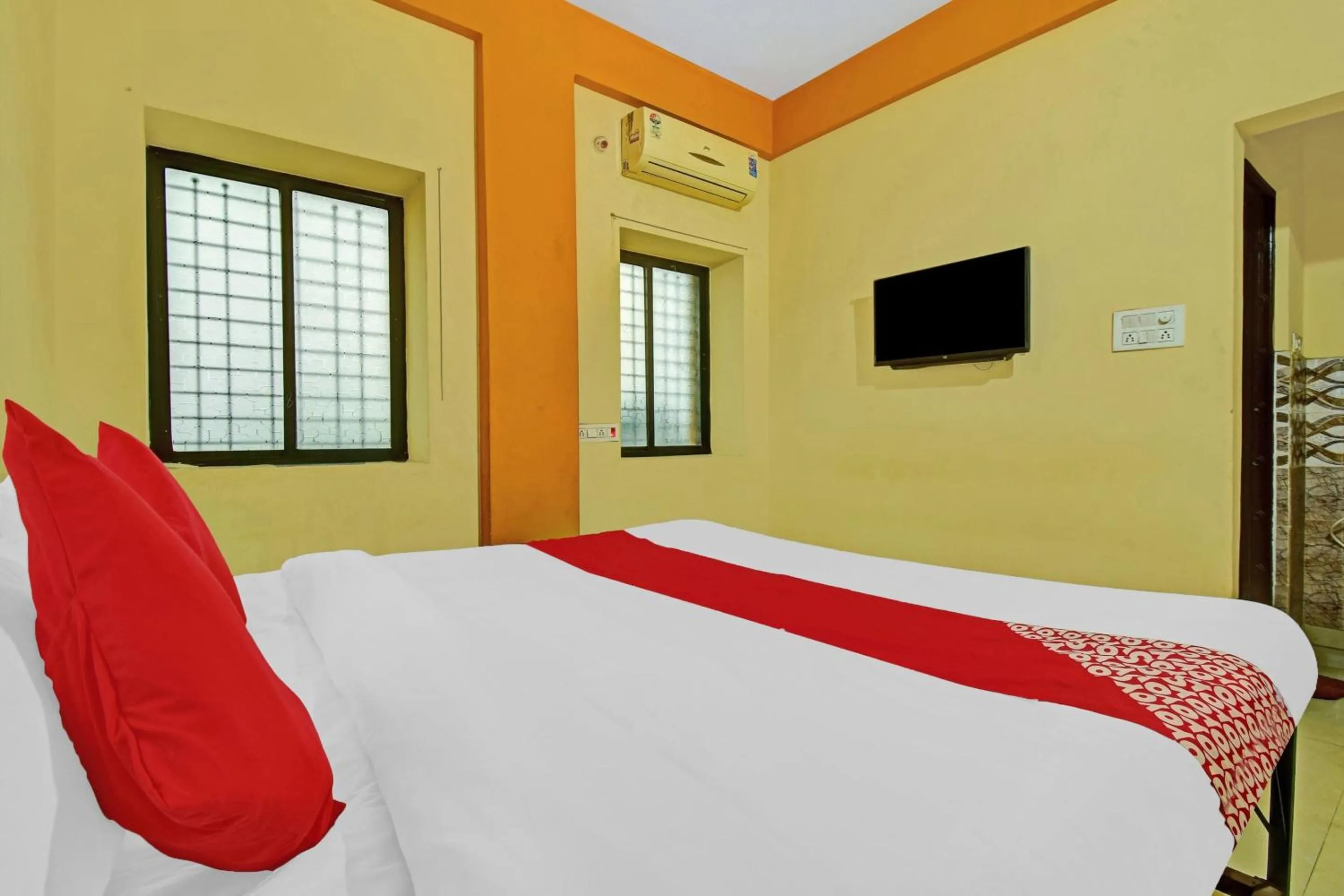 Facade/entrance in Hotel O Golden Key