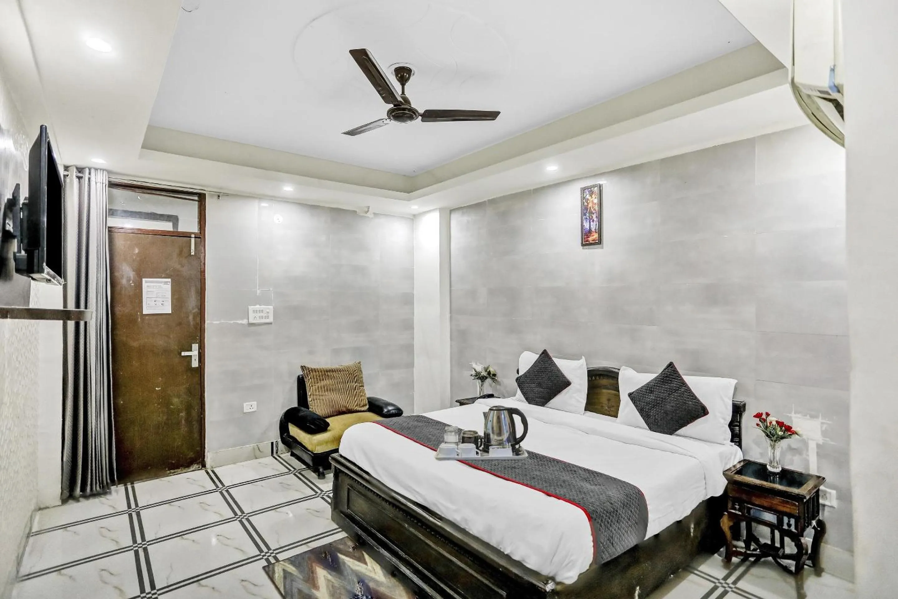 Bedroom, Bed in Collection O AP Grand