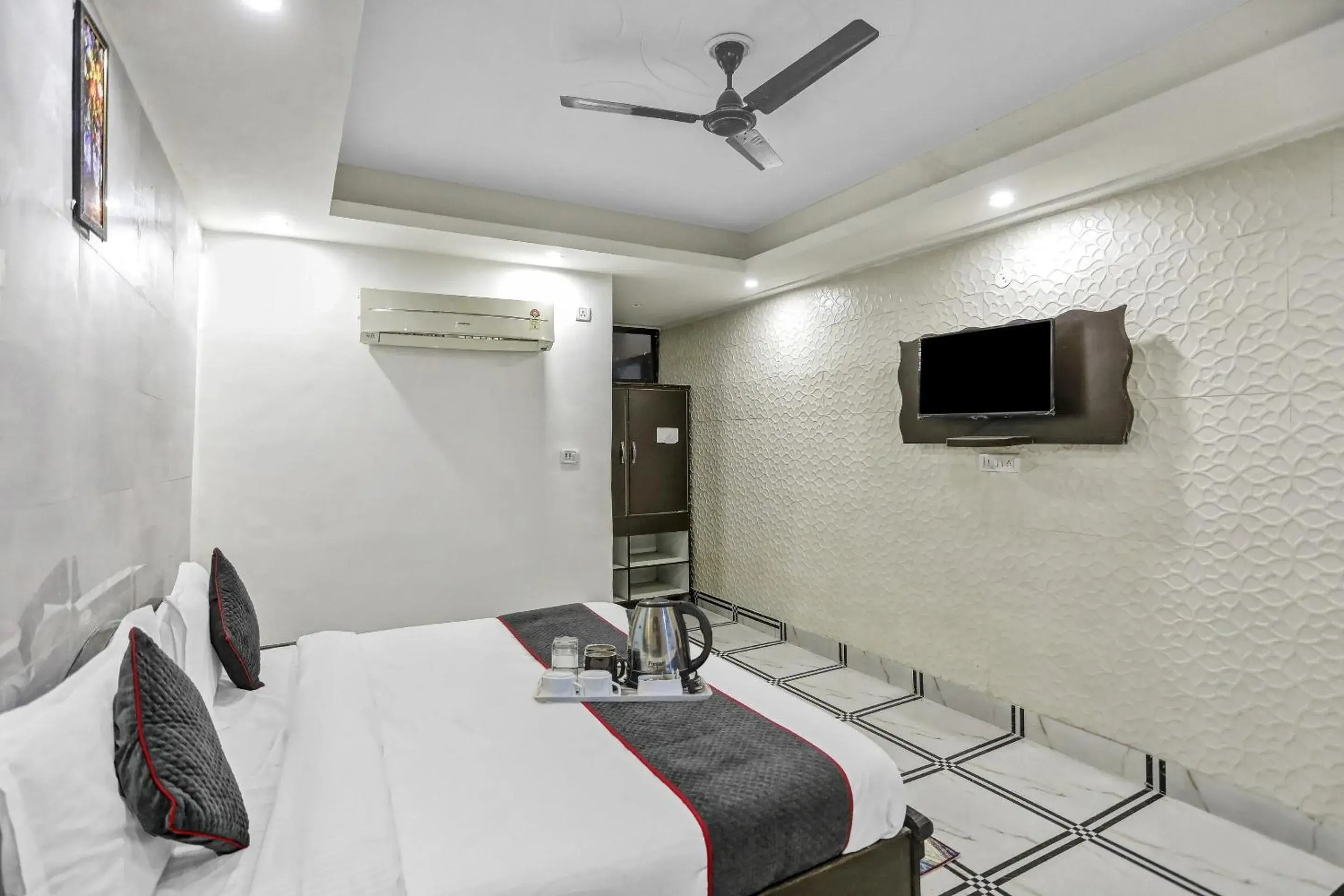 Bedroom, Bed in Collection O AP Grand Bedroom, Bed in Collection O AP Grand