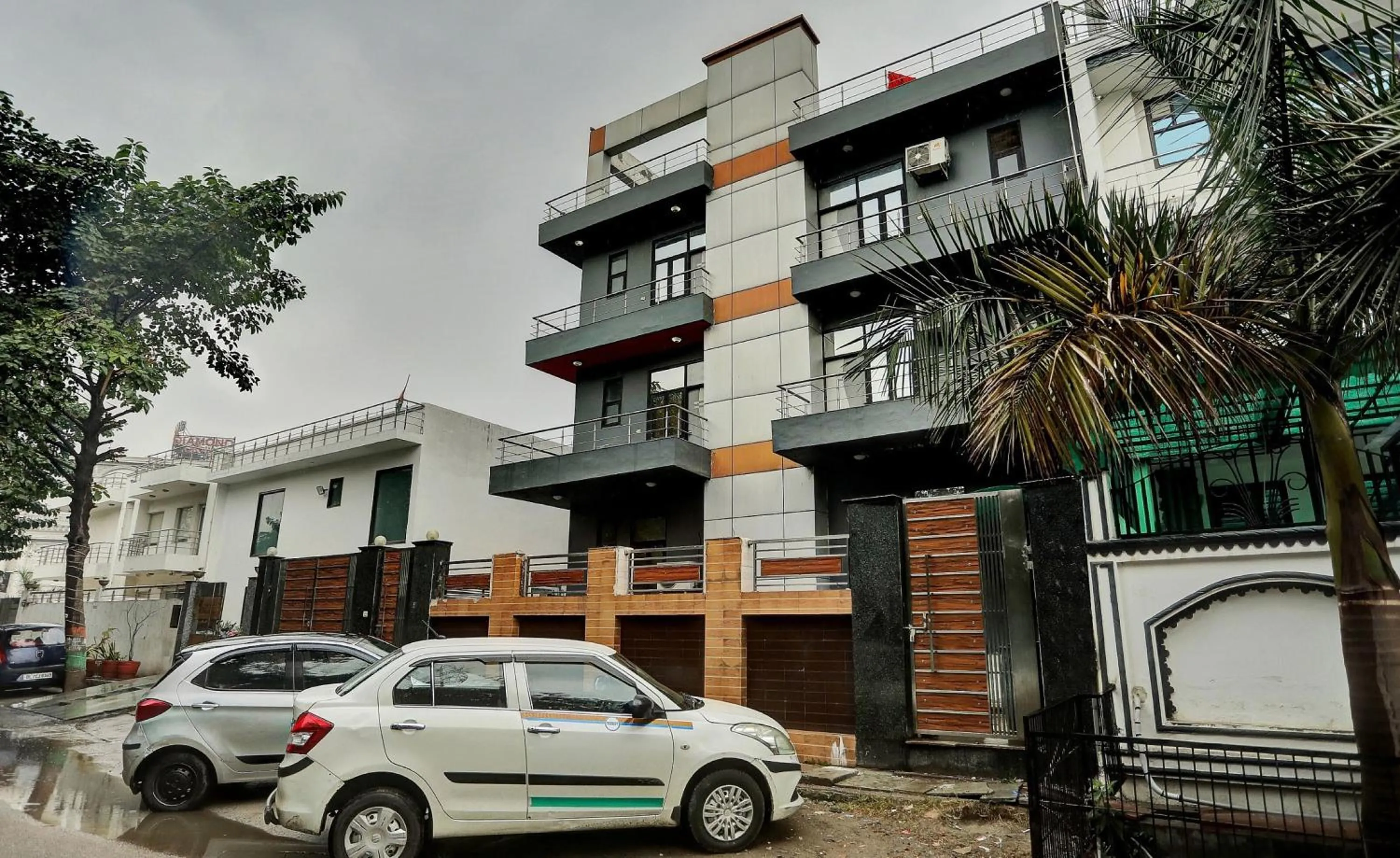 Facade/entrance in Townhouse Happy Keys Near Iskcon Temple Noida