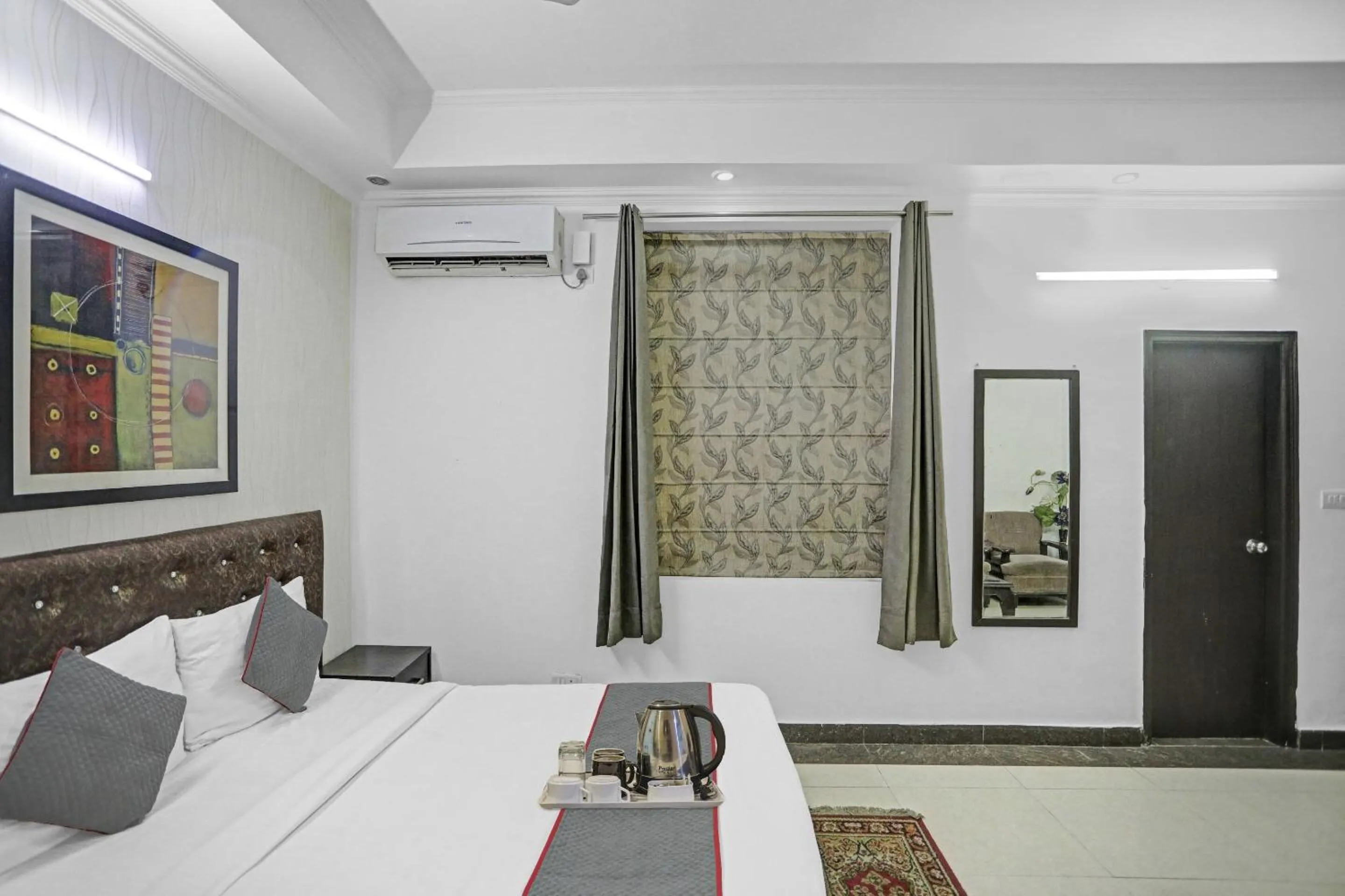 Bedroom in Townhouse Happy Keys Near Iskcon Temple Noida