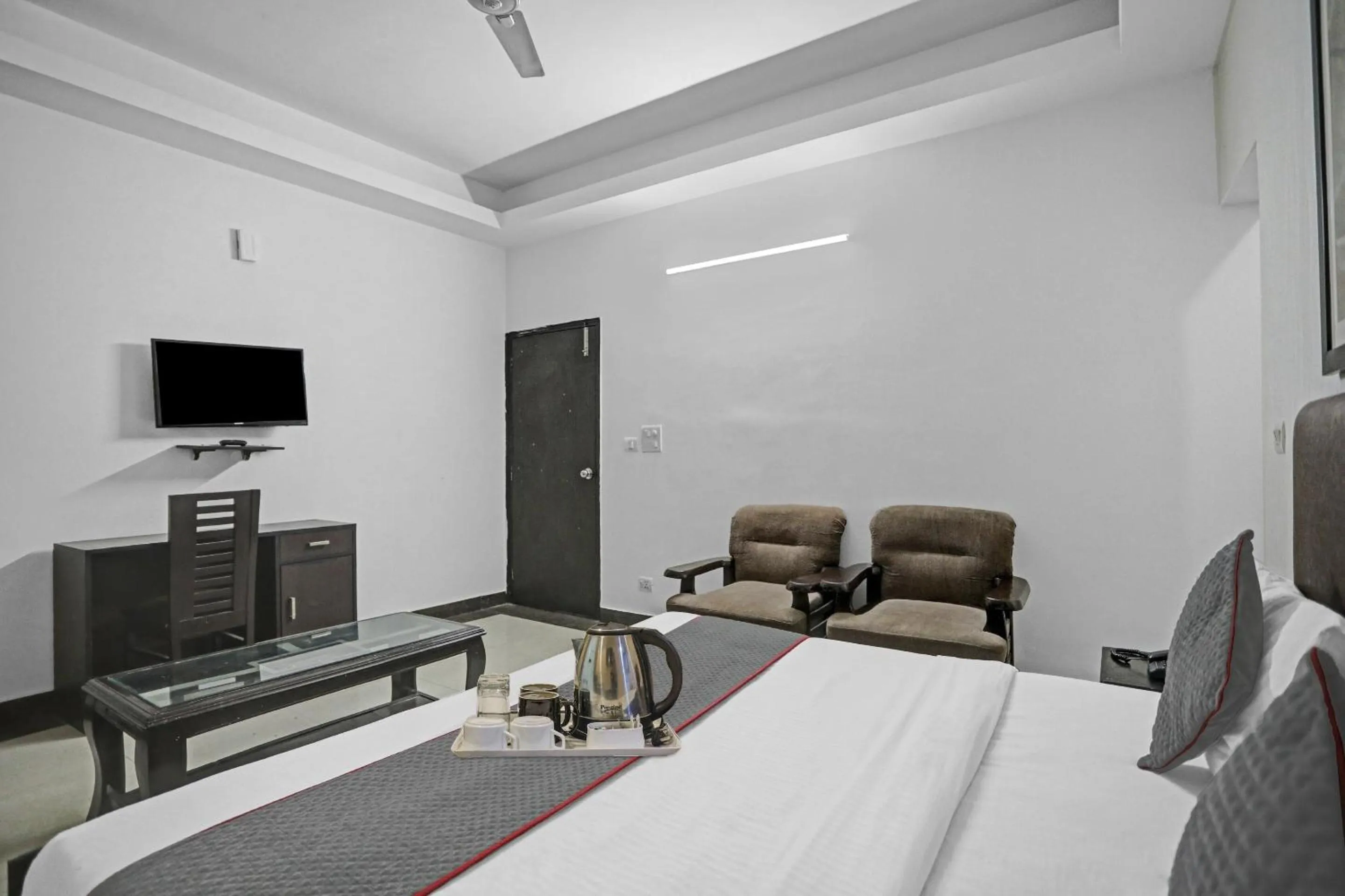 Bedroom in Townhouse Happy Keys Near Iskcon Temple Noida