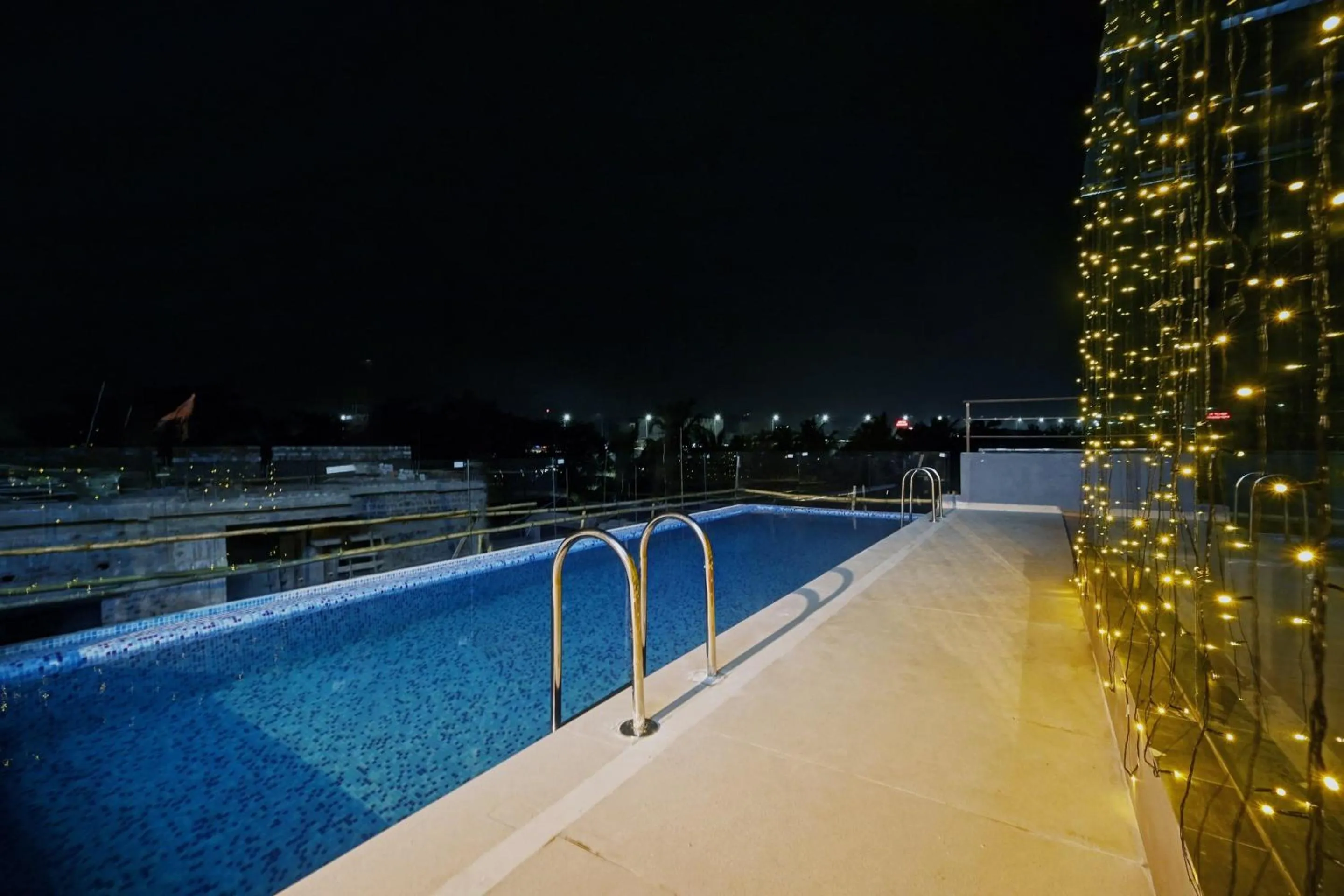 Swimming pool in Townhouse OAK Hillside Aqua