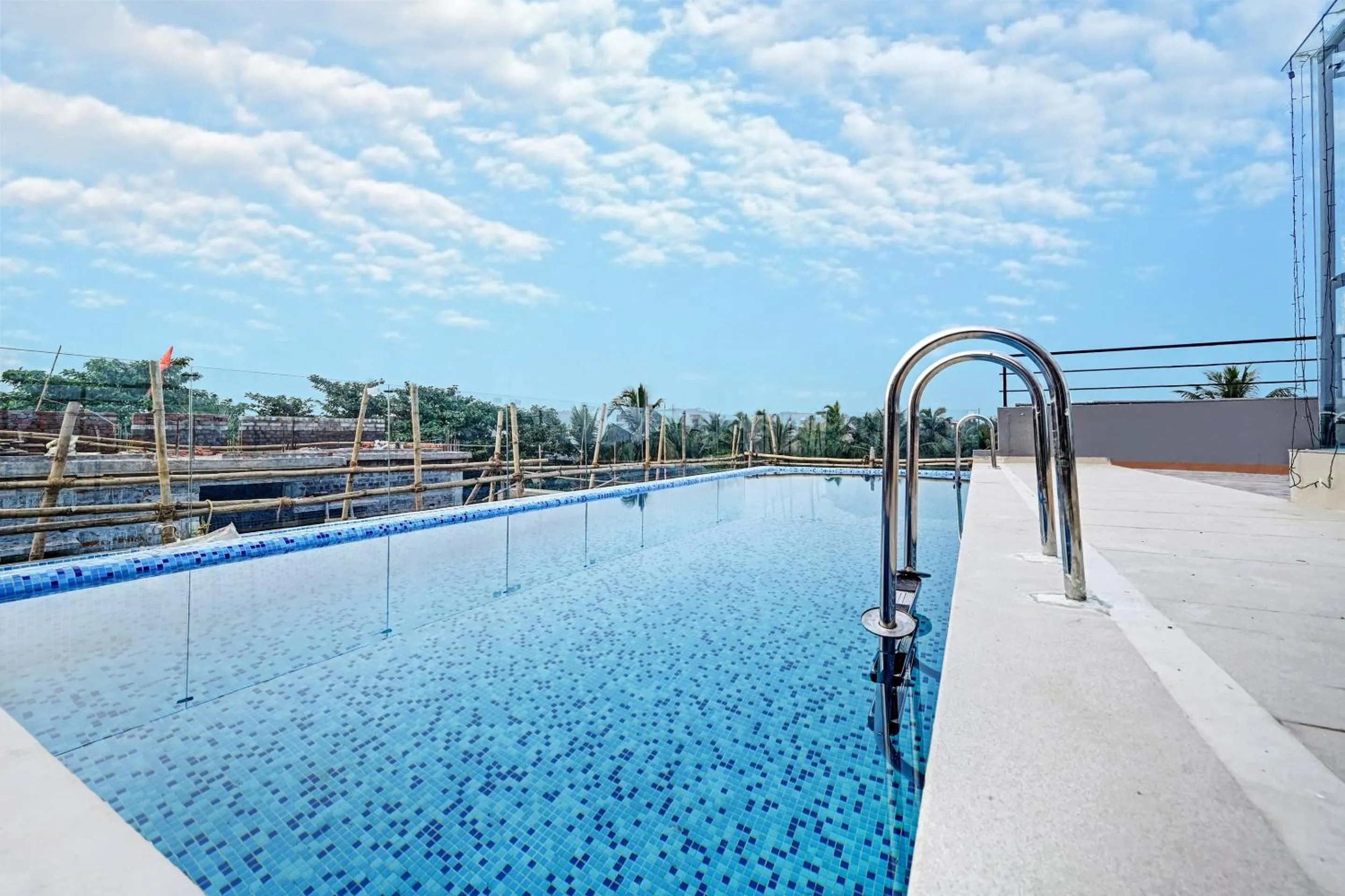 Swimming pool in Townhouse OAK Hillside Aqua