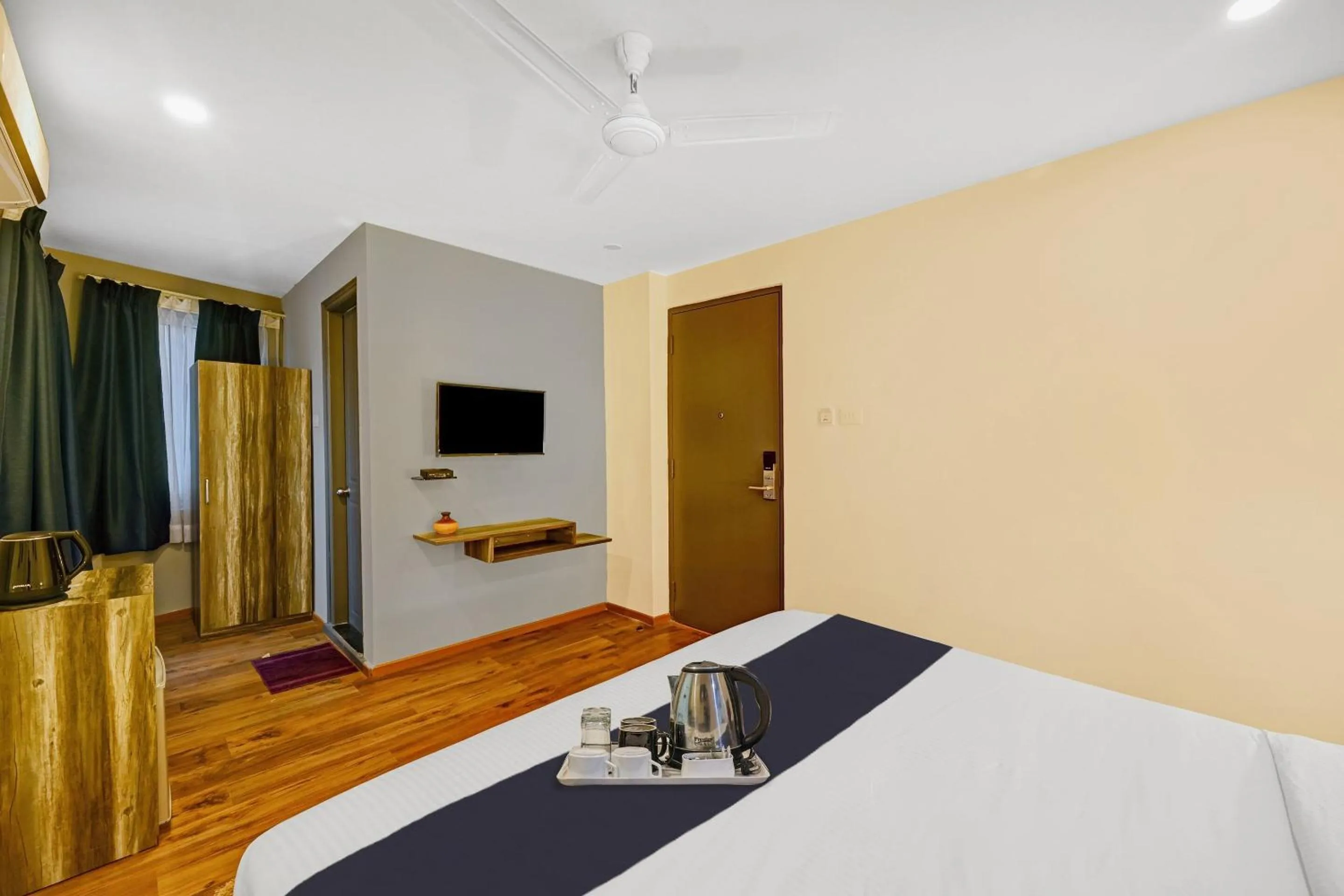 Bedroom in Townhouse OAK Hillside Aqua