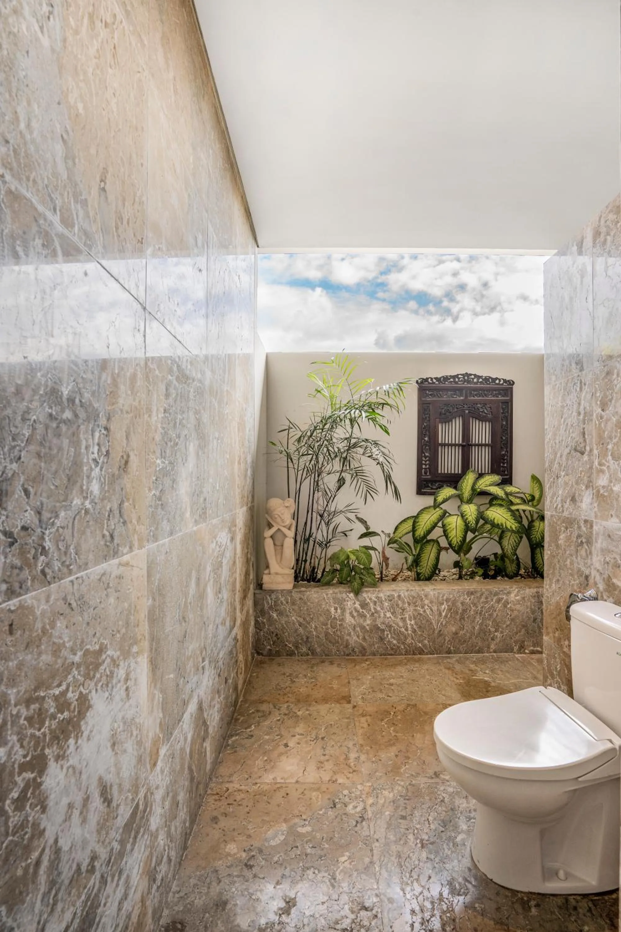 Toilet in Neo Buana Villa by Betterplace