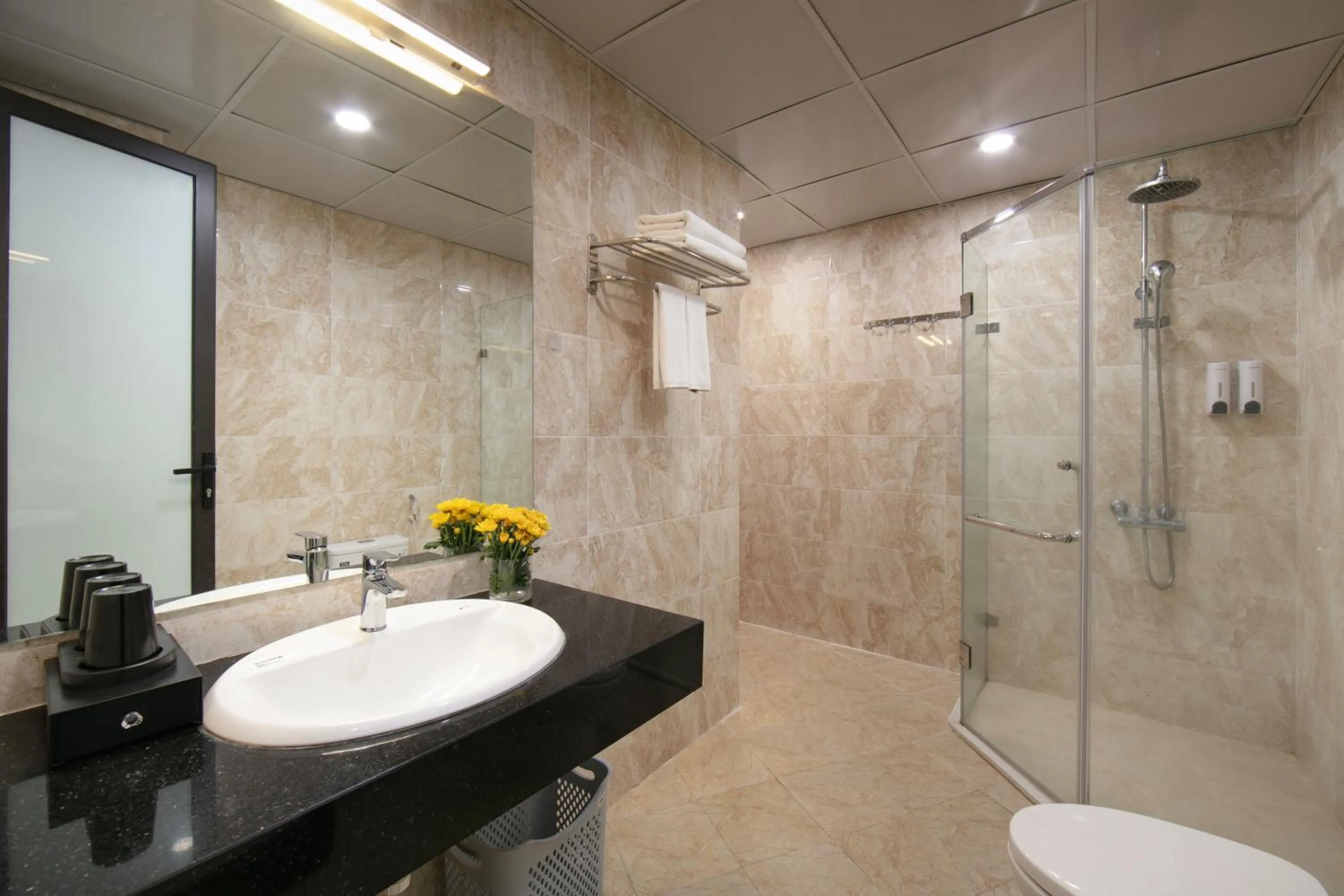 HB Serviced Apartment - Lạc Long Quân