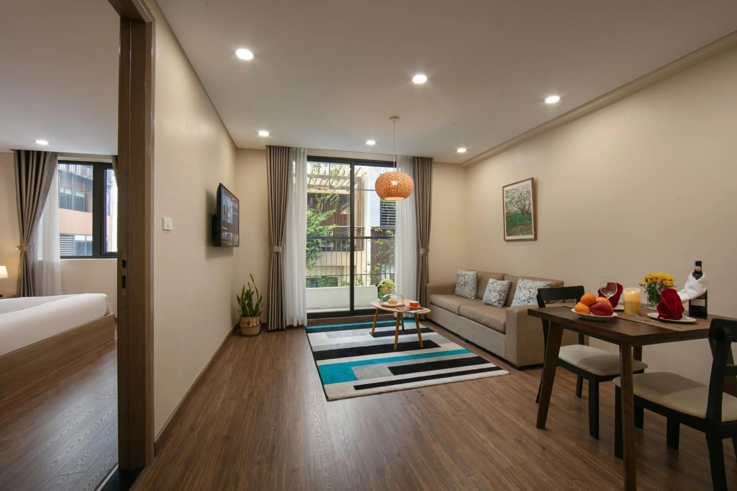 HB Serviced Apartment - Lạc Long Quân