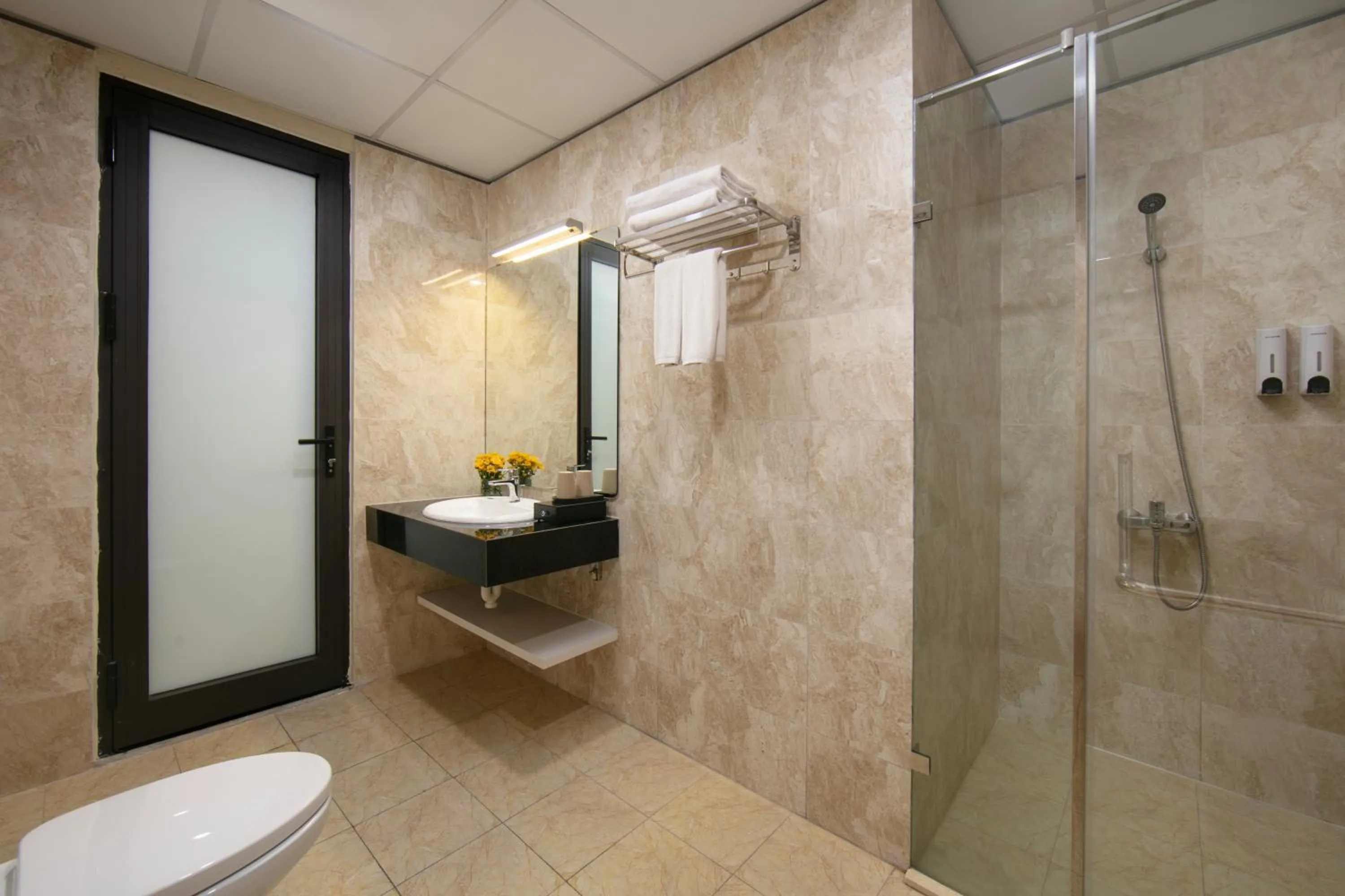 HB Serviced Apartment - Lạc Long Quân