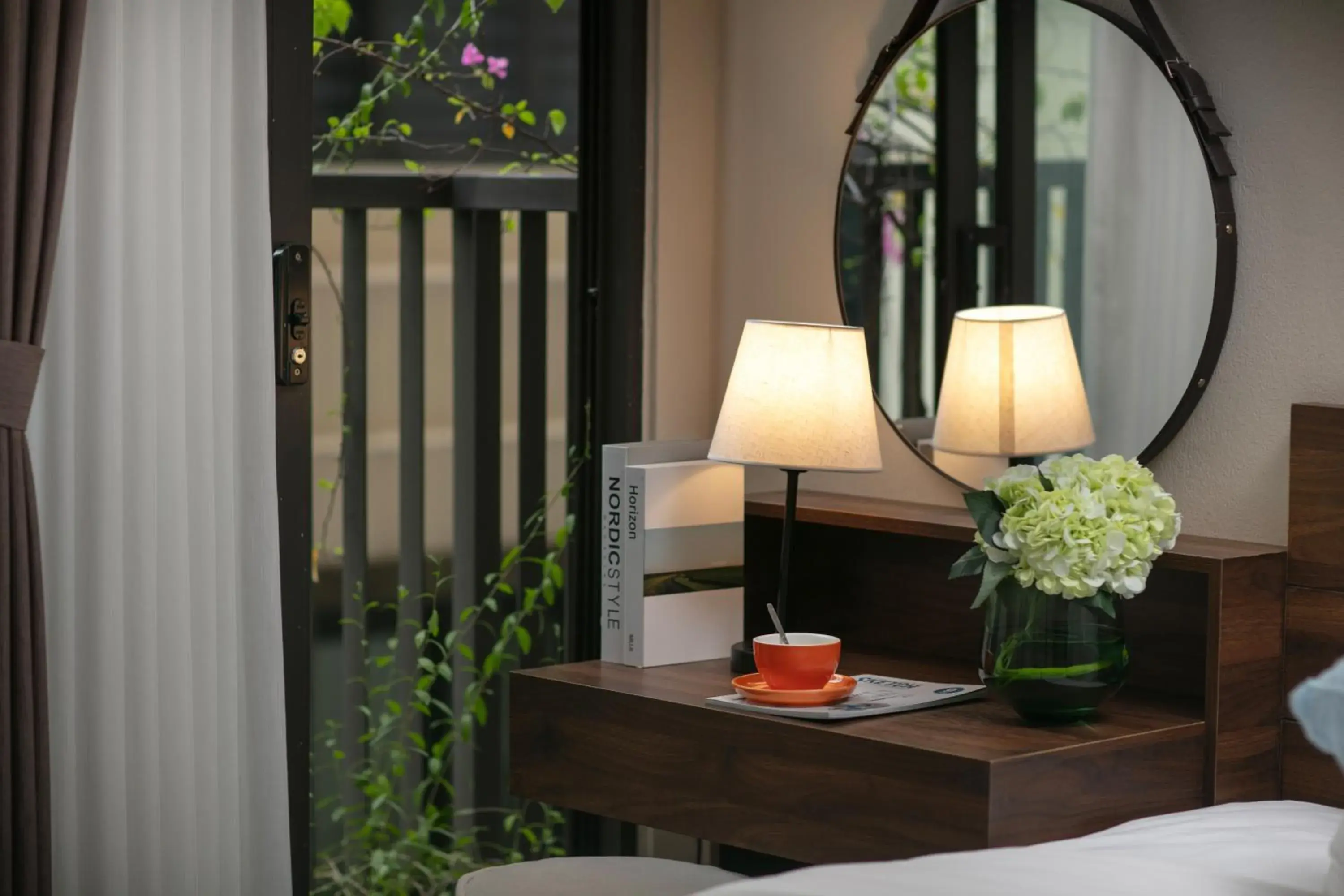 HB Serviced Apartment - Lạc Long Quân HB Serviced Apartment - Lạc Long Quân