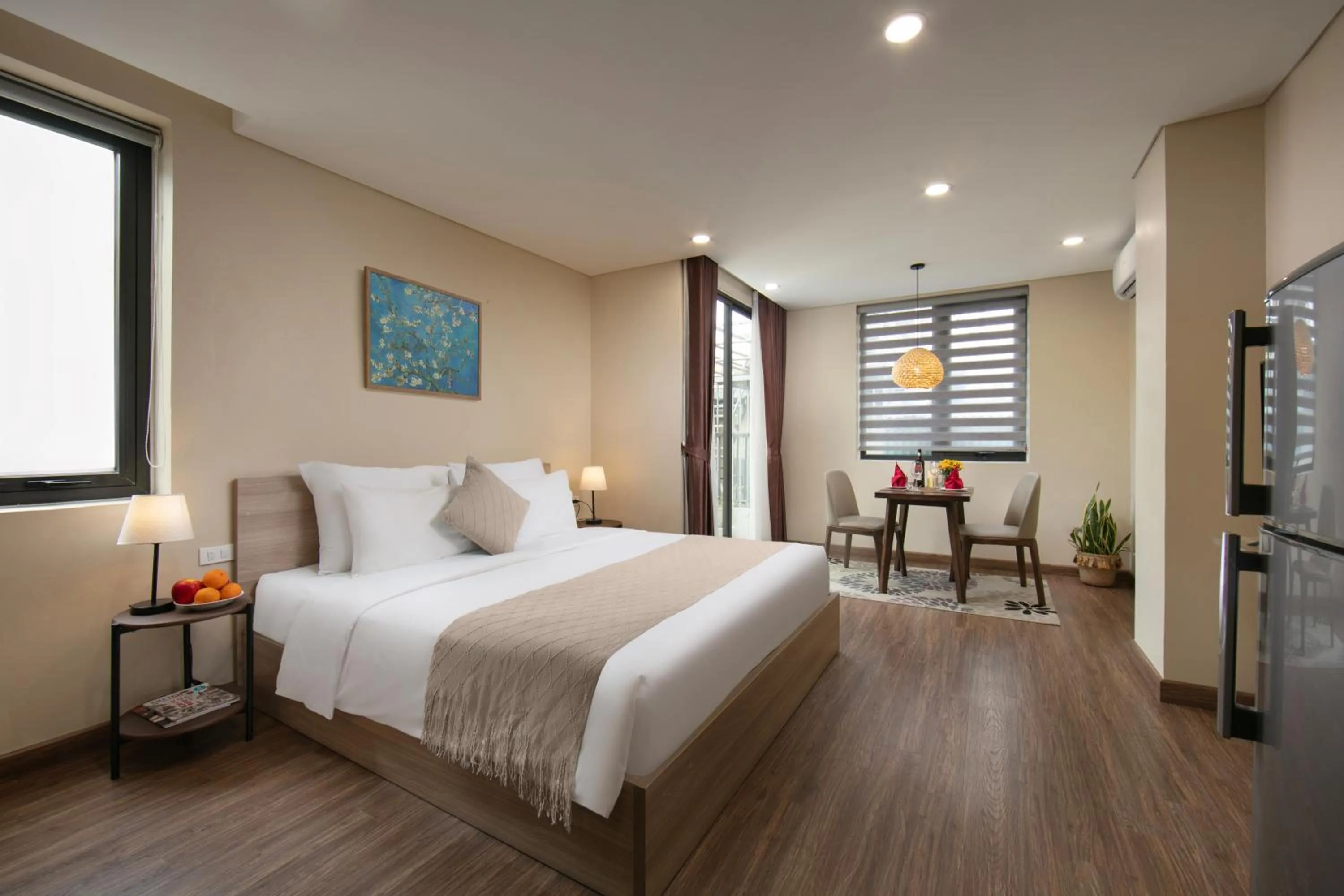 Bed in HB Serviced Apartment - Lạc Long Quân