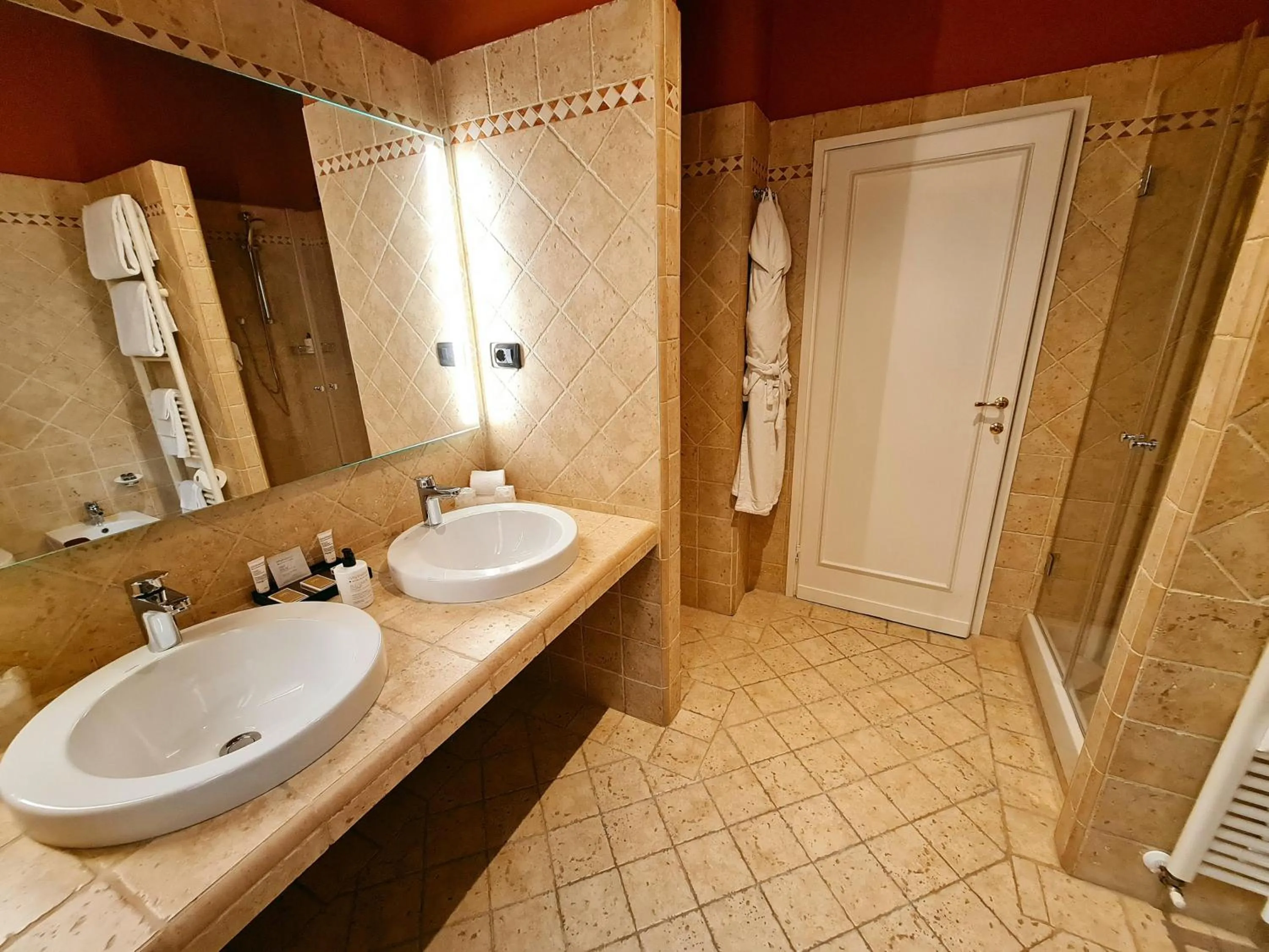Bathroom in Santa Maria Novella - WTB Hotels