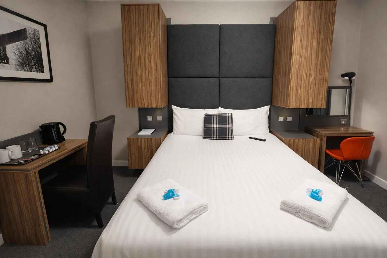 Photo of the whole room, Bed in Hotel Express Newcastle Gateshead